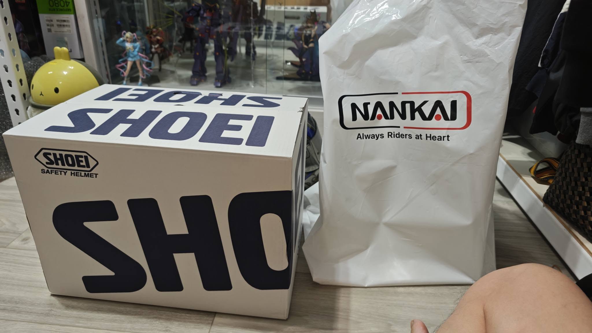 SHOEI X-Fifteen A.MARQUEZ73 V3 與官網圖片不一樣的地方疑問9411|小老婆汽機車資訊網