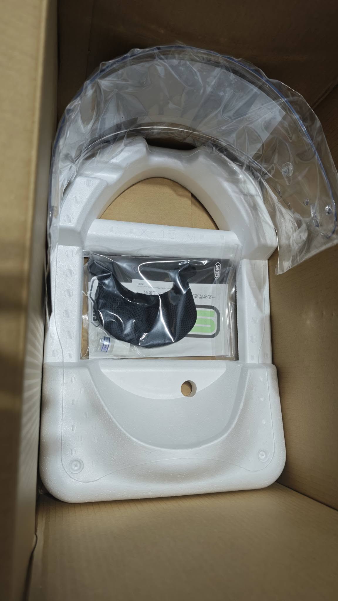 SHOEI X-Fifteen A.MARQUEZ73 V3 與官網圖片不一樣的地方疑問2253|小老婆汽機車資訊網