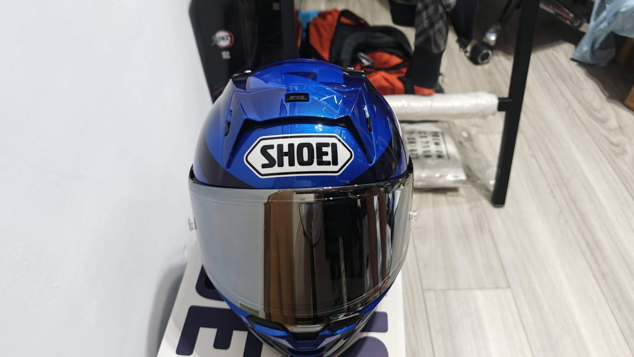 SHOEI X-Fifteen A.MARQUEZ73 V3 與官網圖片不一樣的地方疑問1756|小老婆汽機車資訊網