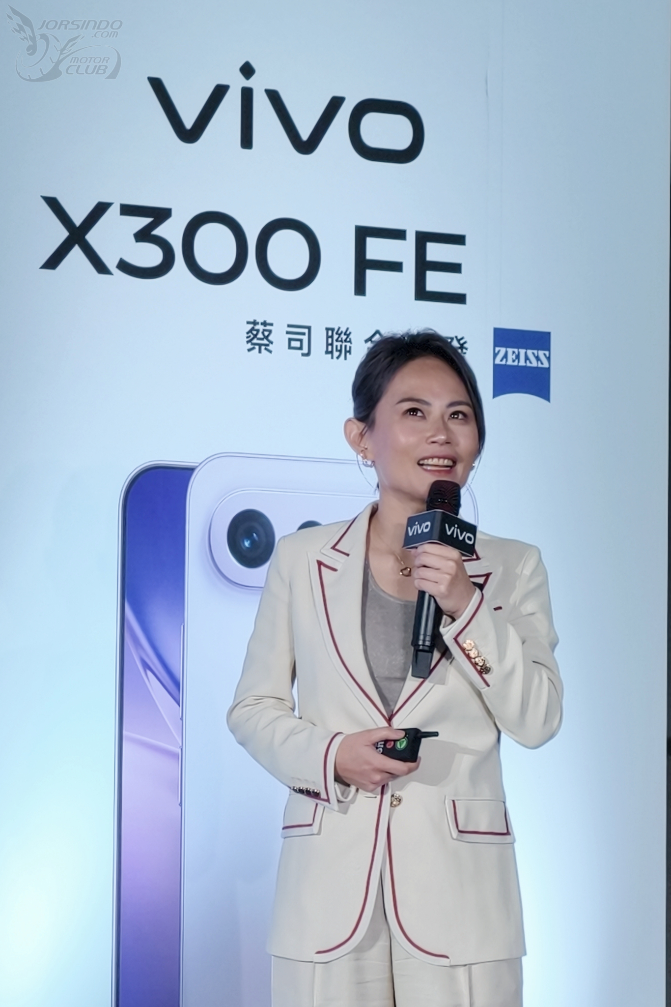 守住 4 字頭！vivo X300 Ultra 在台發表，超美型 X300 FE 同步登場7241|vivo X300 Ultra,X300 FE,vivo,增距鏡,X300小老婆汽機車資訊網