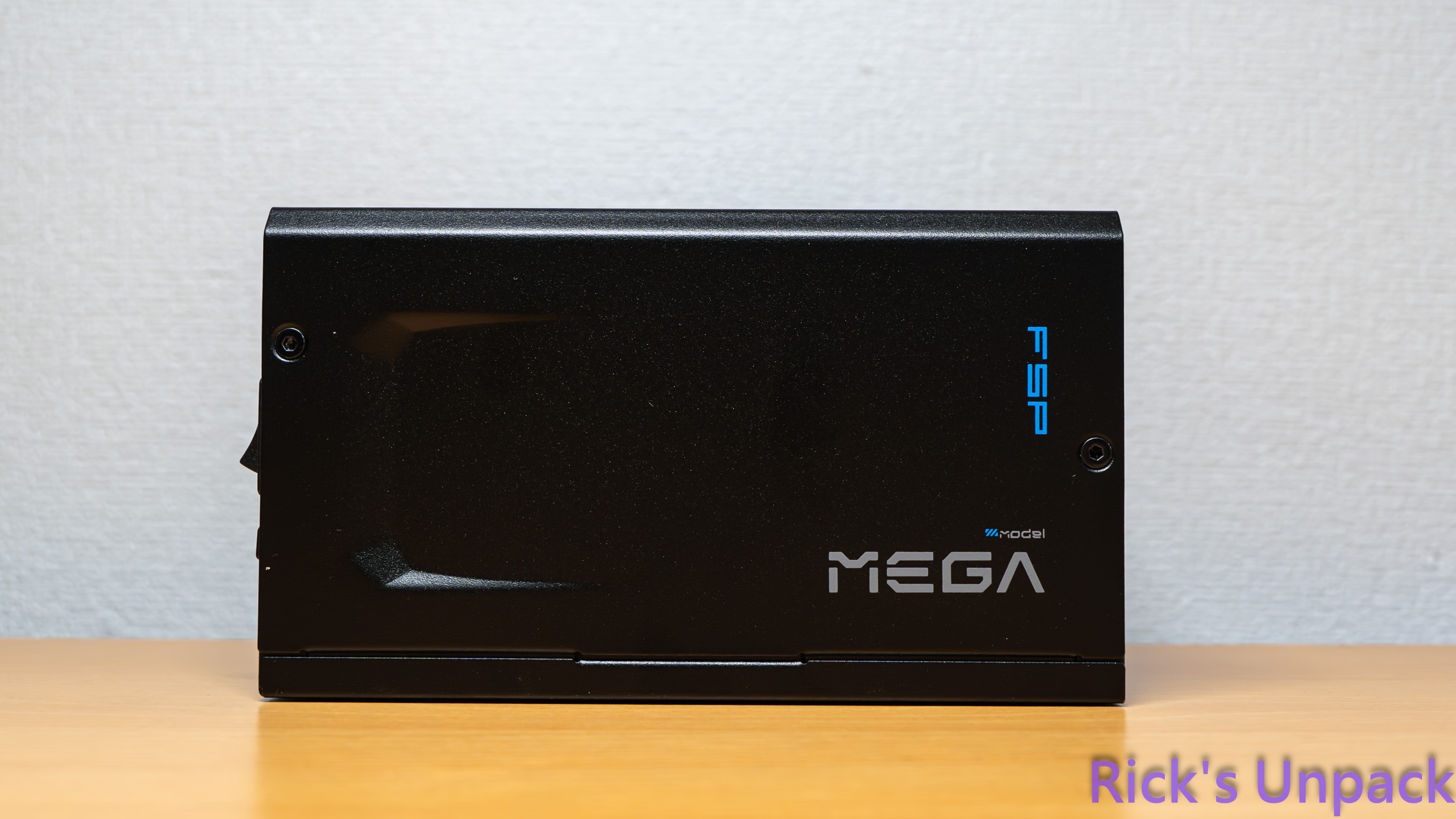【開箱】旗艦金牌MIT電源 | FSP MEGA GM 1000W MIT9789|小老婆汽機車資訊網