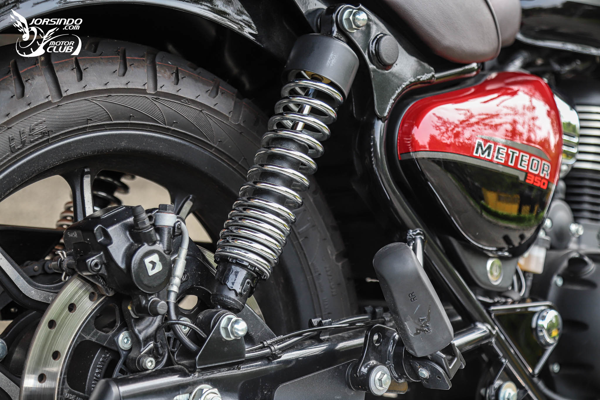 穿越時空的英倫文物！Royal Enfield Bullet / Classic / Meteor 350 試駕1223|小老婆汽機車資訊網