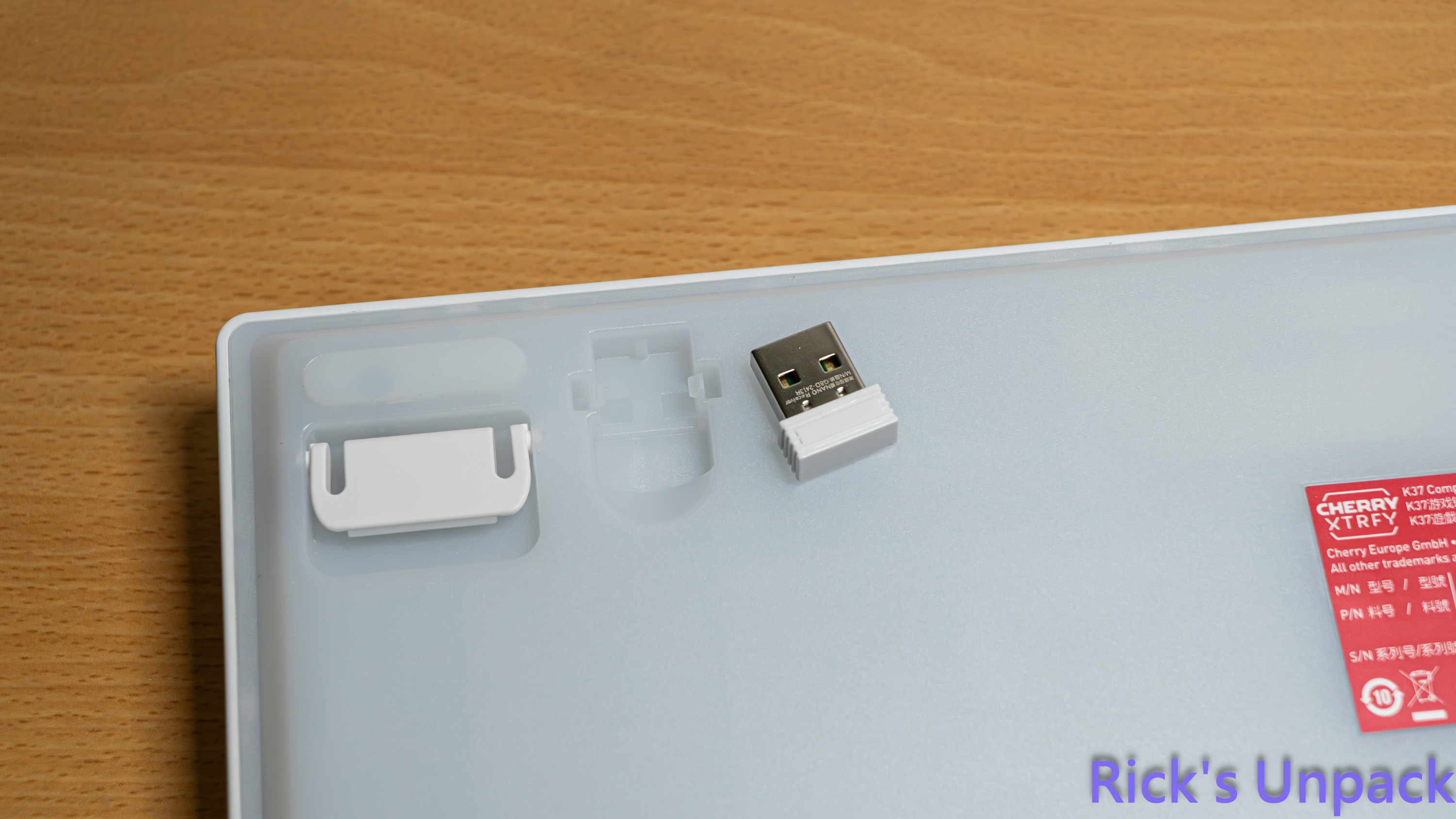 【開箱】IP54無線三模多工鍵盤 | CHERRY XTRFY K37 RGB WIRELESS2672|小老婆汽機車資訊網