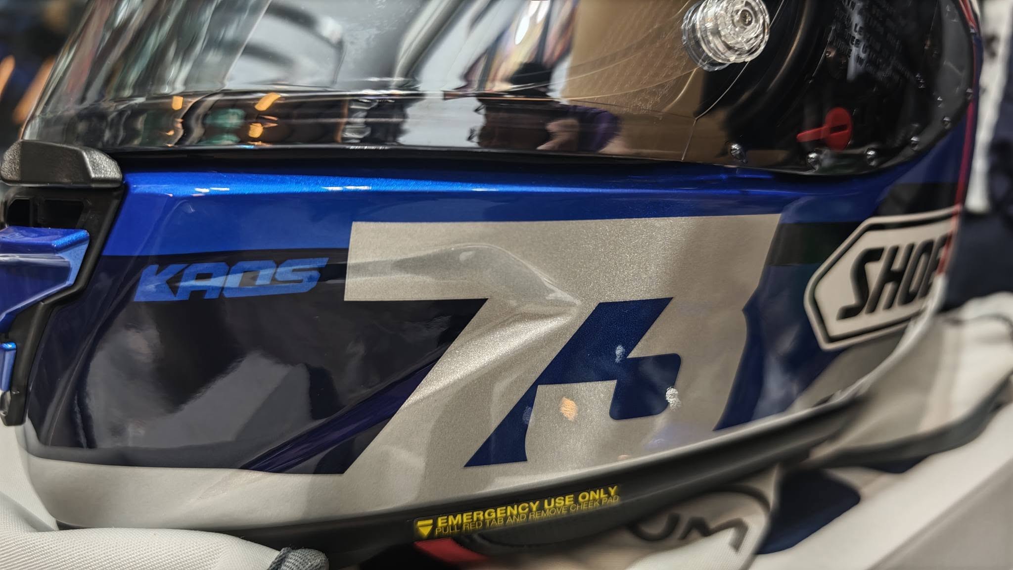 SHOEI X-Fifteen A.MARQUEZ73 V3 與官網圖片不一樣的地方疑問1045|小老婆汽機車資訊網