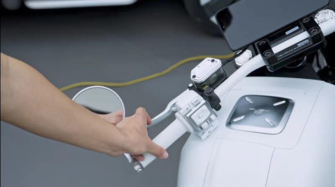 [大陆车讯]iCar 首款摩托车亮相，不仅是自动挡还是油电混动1504|小老婆汽機車資訊網