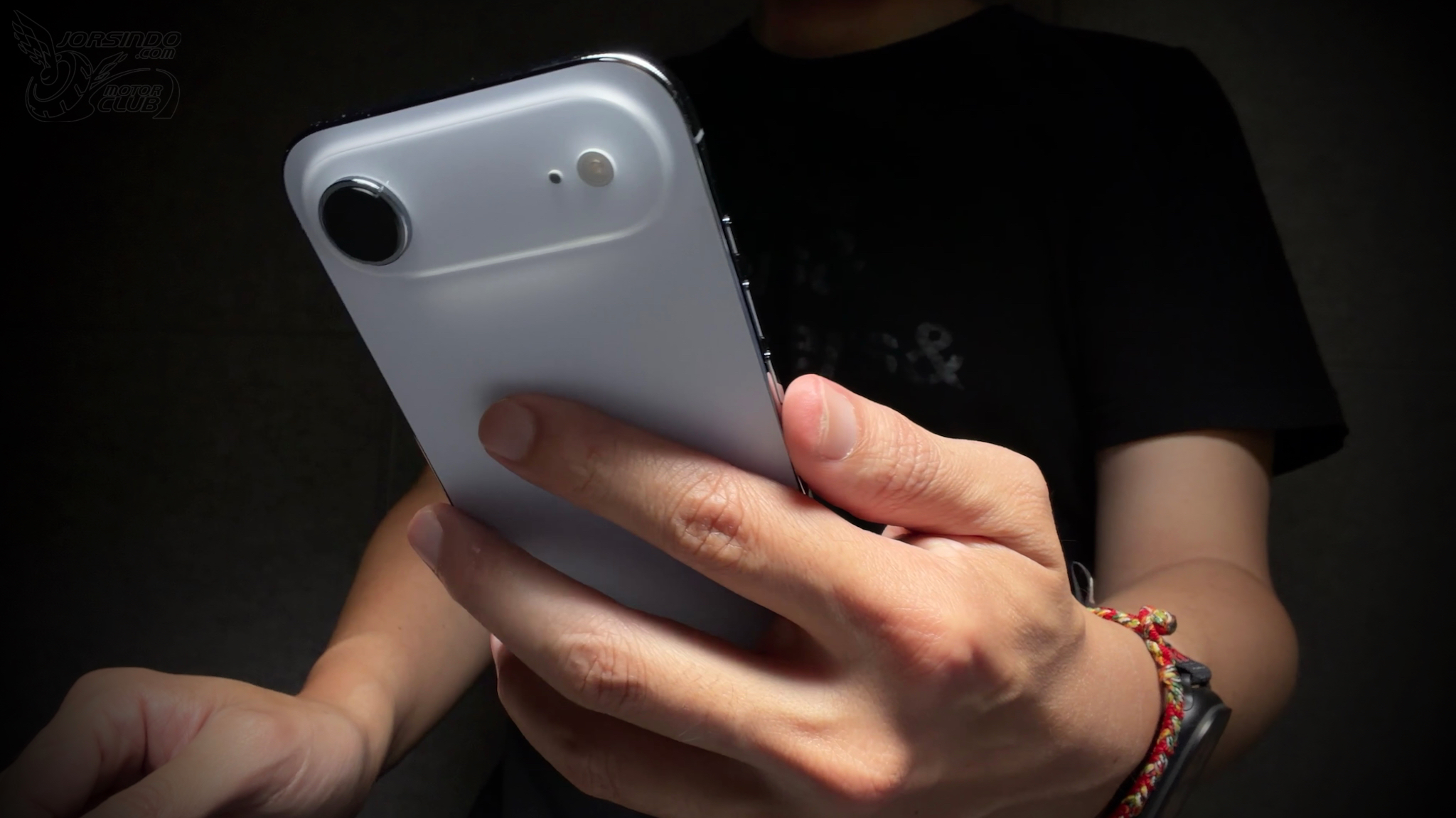 iPhone 17 完全沒電就變磚？送修前試試這幾招吧！2400|iPhone,教學,變磚,死機,Apple,iPhone 17,iPhone Air小老婆汽機車資訊網