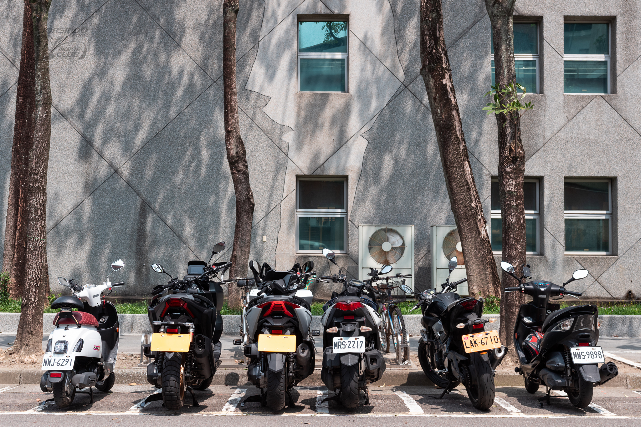 重機停車大解禁！HONDA Forza 350 / ADV 350 的全新通勤體驗5469|小老婆汽機車資訊網