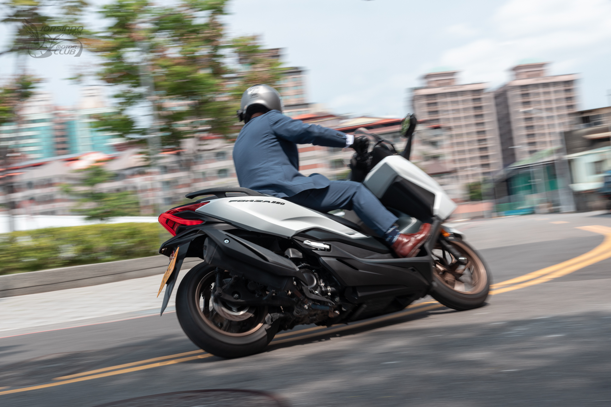 重機停車大解禁！HONDA Forza 350 / ADV 350 的全新通勤體驗3769|小老婆汽機車資訊網