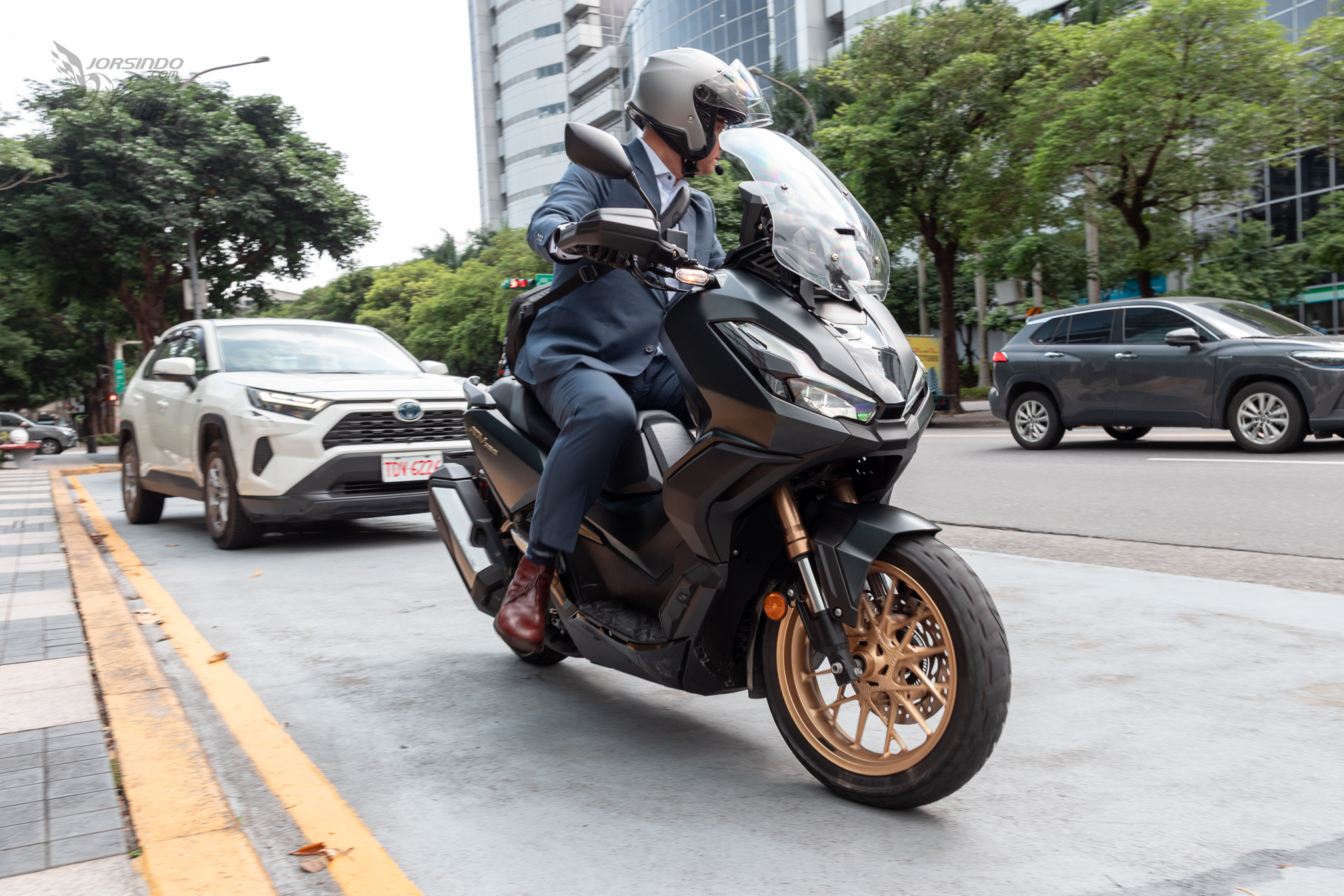 重機停車大解禁！HONDA Forza 350 / ADV 350 的全新通勤體驗9063|小老婆汽機車資訊網