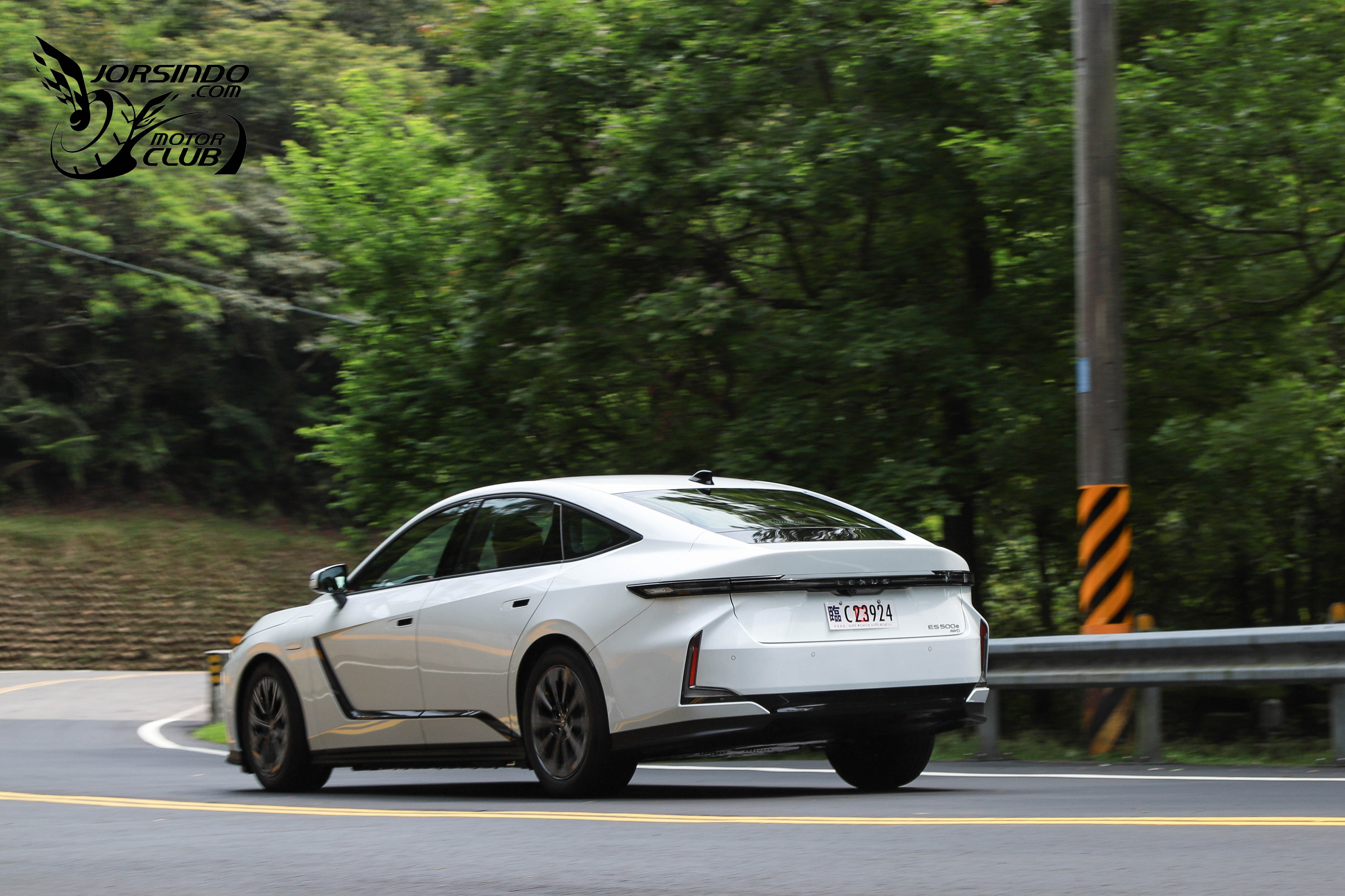 日式精緻系房車進化再出發！Lexus大改款ES 500e試駕報告2009|小老婆汽機車資訊網