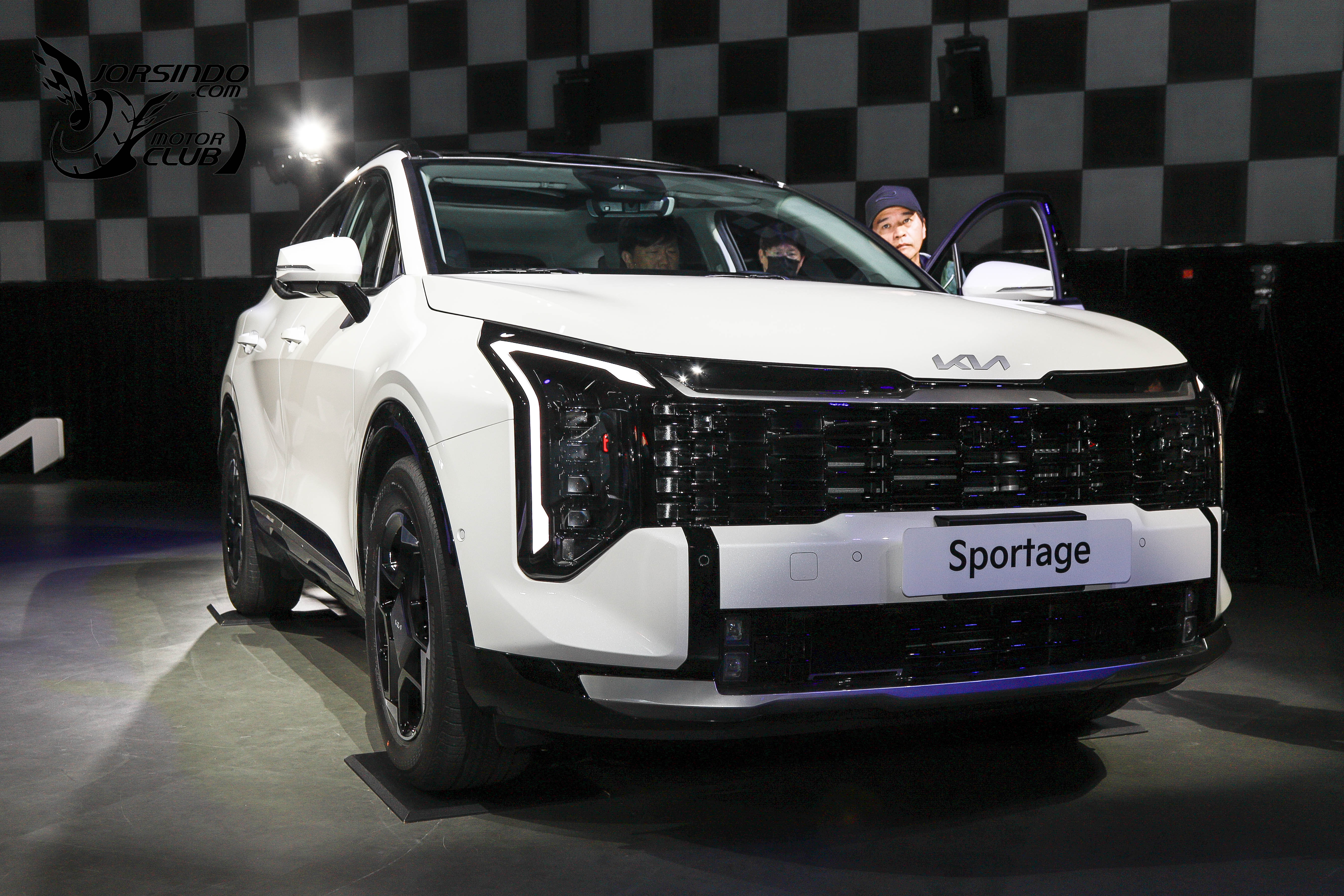 四車型，增渦輪油電！KIA小改款Sportage 119.9萬起國內上市9950|小老婆汽機車資訊網