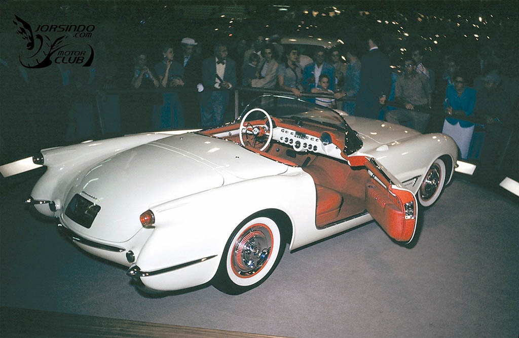 玻璃纖維車身、V8動力植入！Chevrolet Corvette C1開發緣起3380|小老婆汽機車資訊網