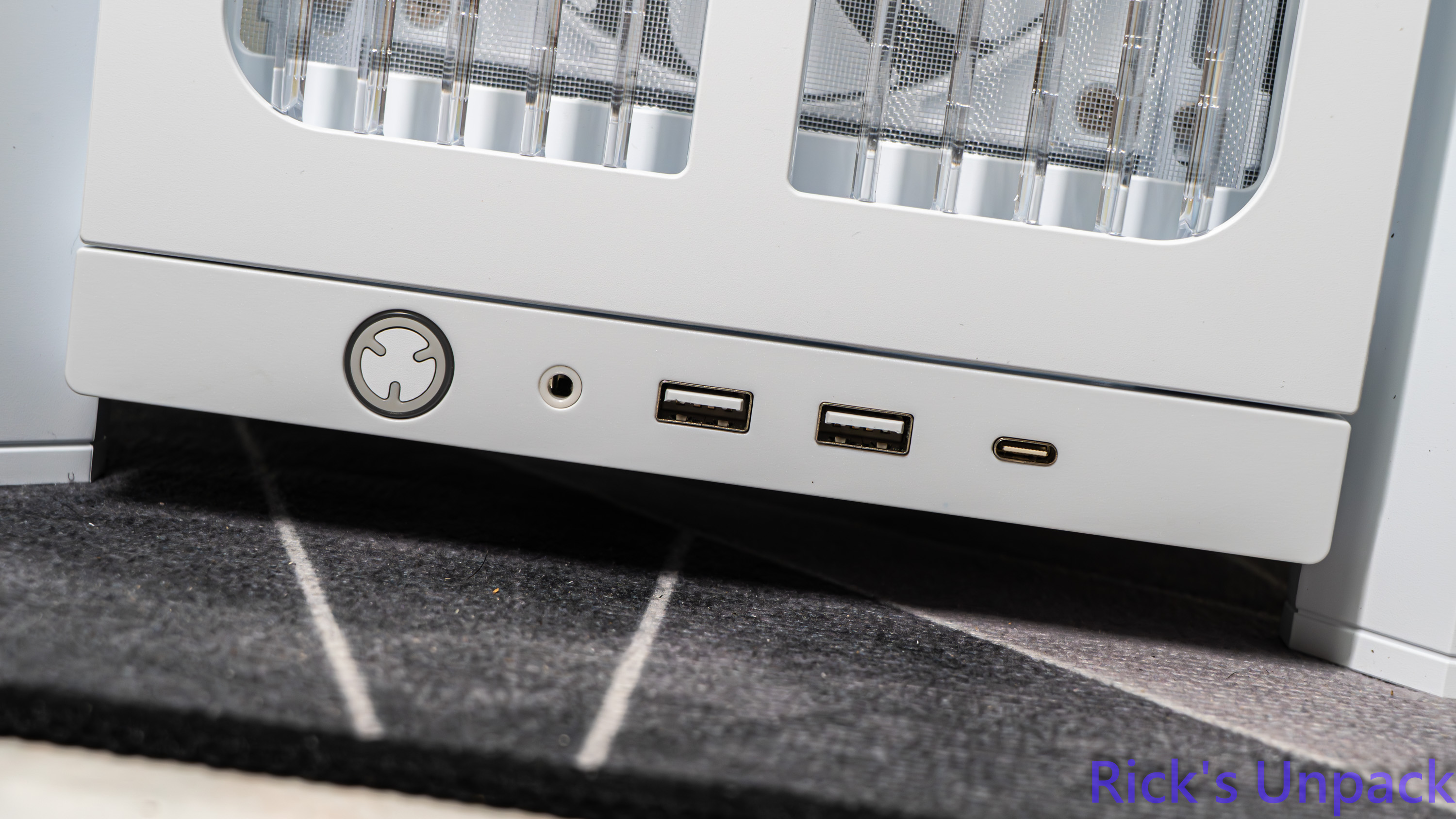 【開箱】新視覺饗宴 | CORSAIR FRAME 4000X RS WHITE4401|小老婆汽機車資訊網