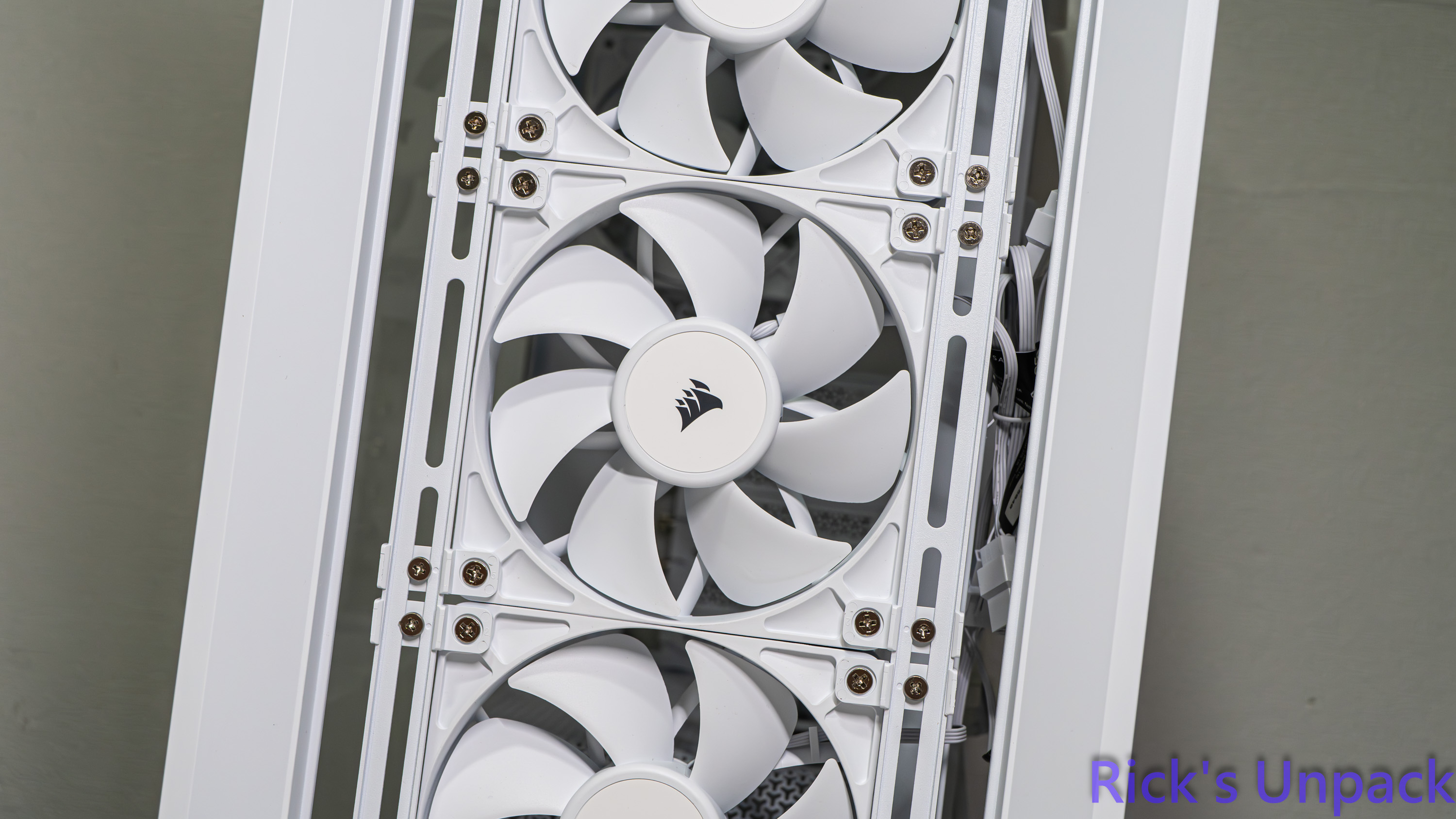 【開箱】新視覺饗宴 | CORSAIR FRAME 4000X RS WHITE61|小老婆汽機車資訊網