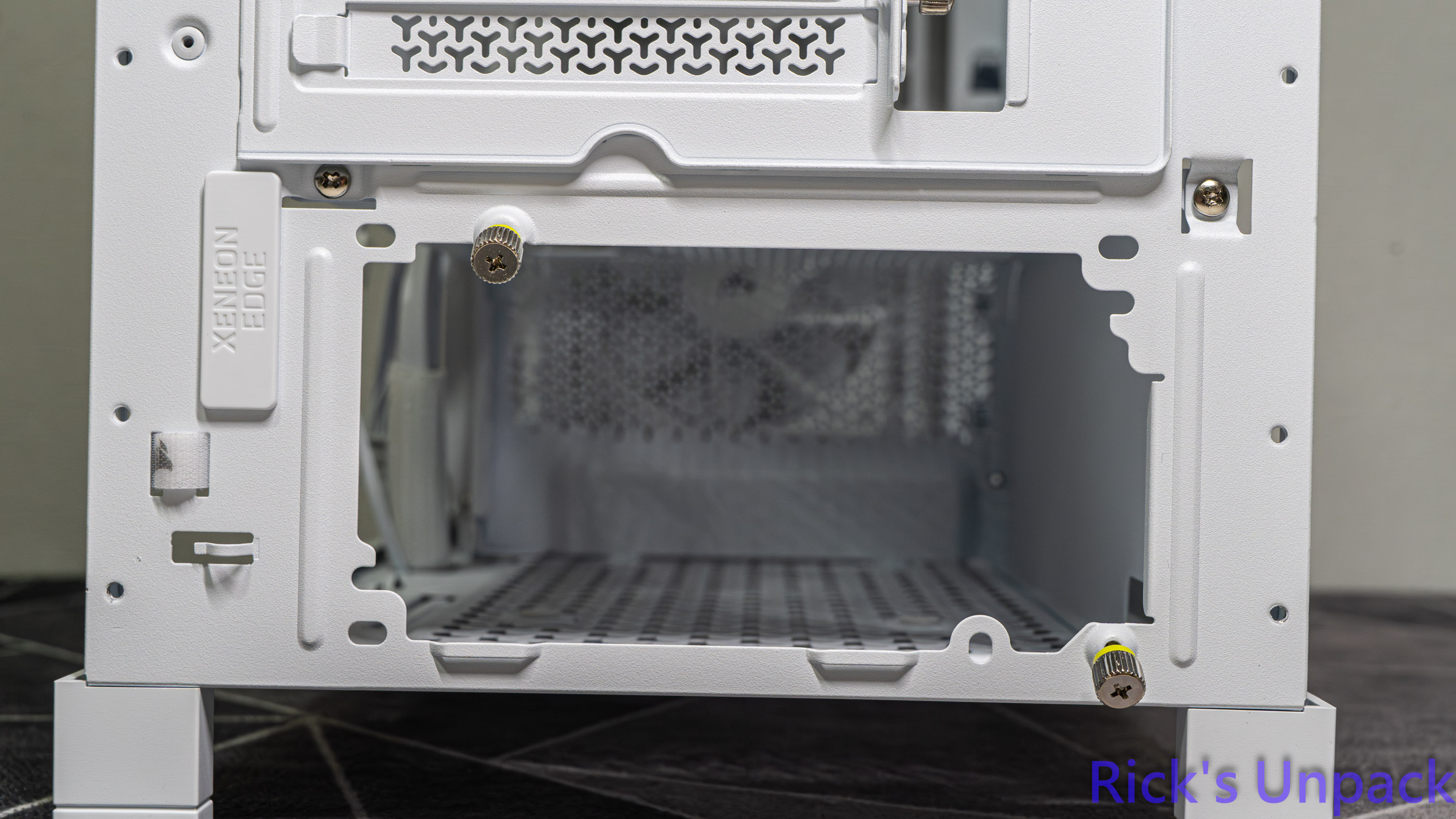 【開箱】新視覺饗宴 | CORSAIR FRAME 4000X RS WHITE7001|小老婆汽機車資訊網