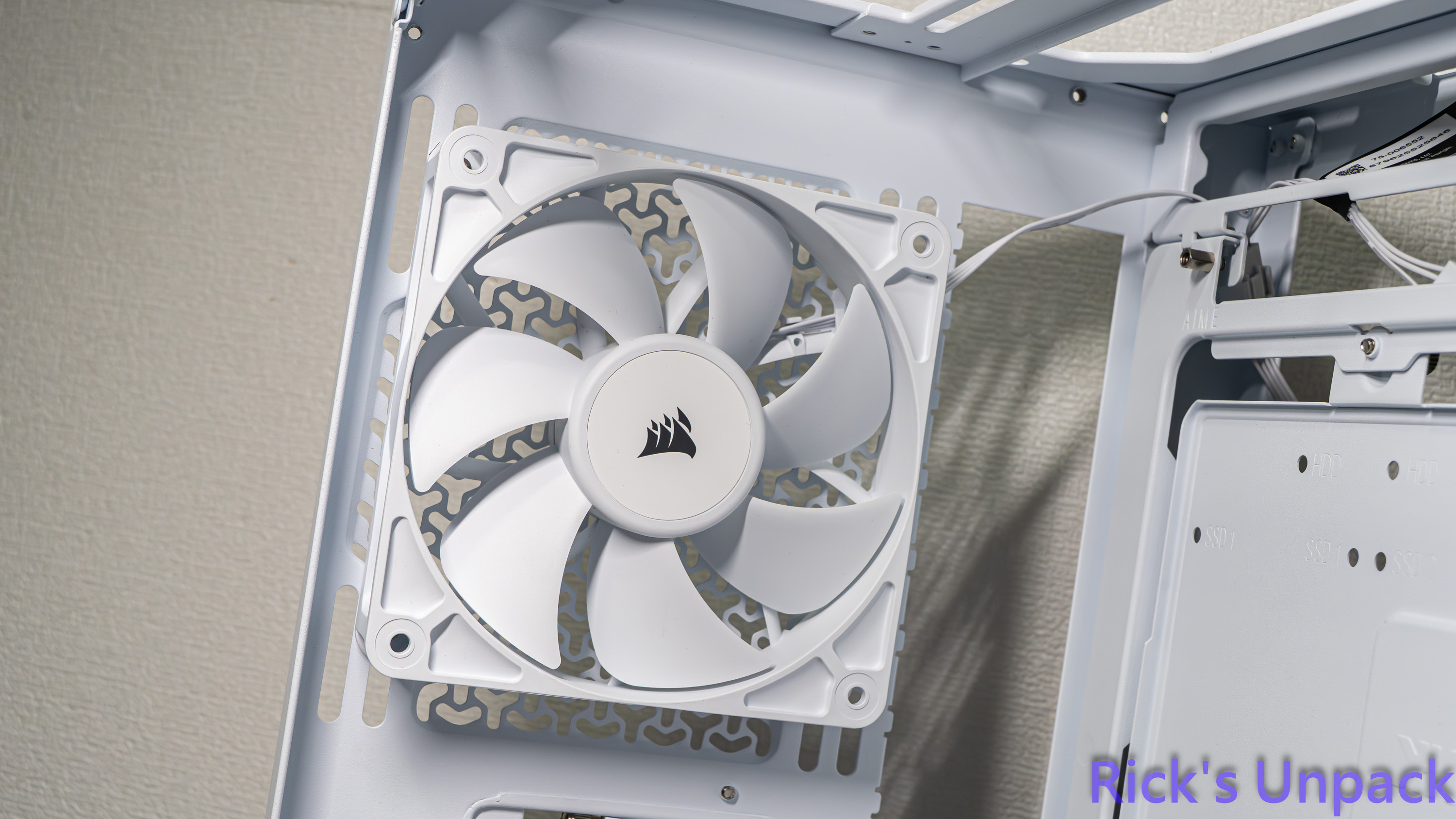 【開箱】新視覺饗宴 | CORSAIR FRAME 4000X RS WHITE2900|小老婆汽機車資訊網