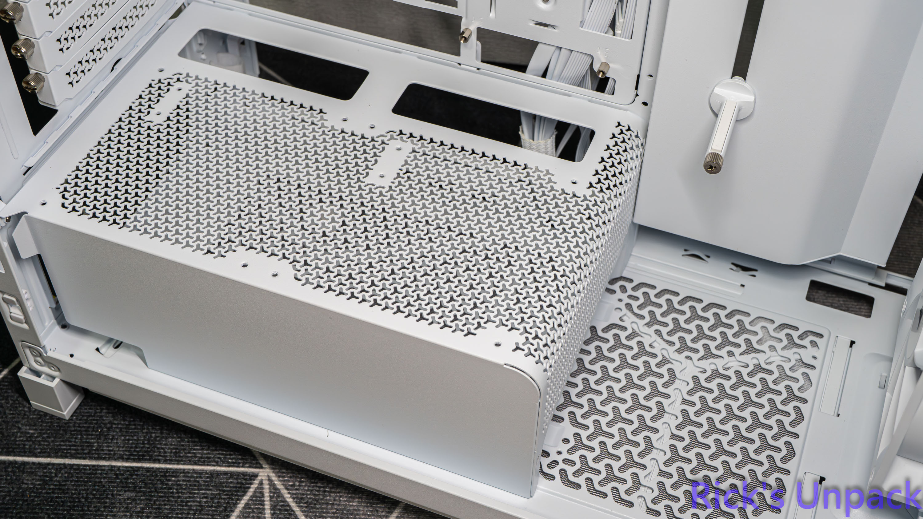 【開箱】新視覺饗宴 | CORSAIR FRAME 4000X RS WHITE5376|小老婆汽機車資訊網