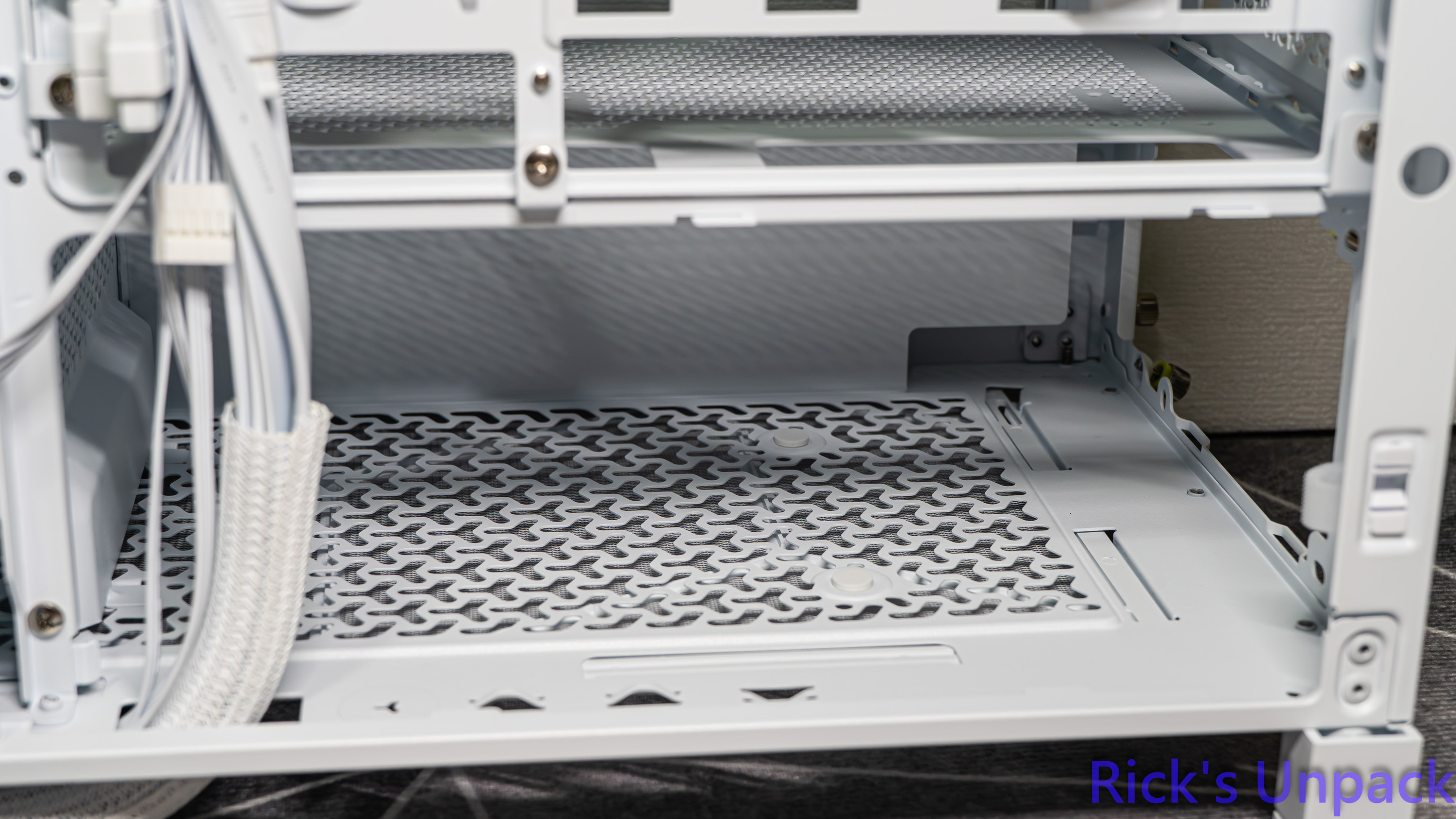 【開箱】新視覺饗宴 | CORSAIR FRAME 4000X RS WHITE755|小老婆汽機車資訊網