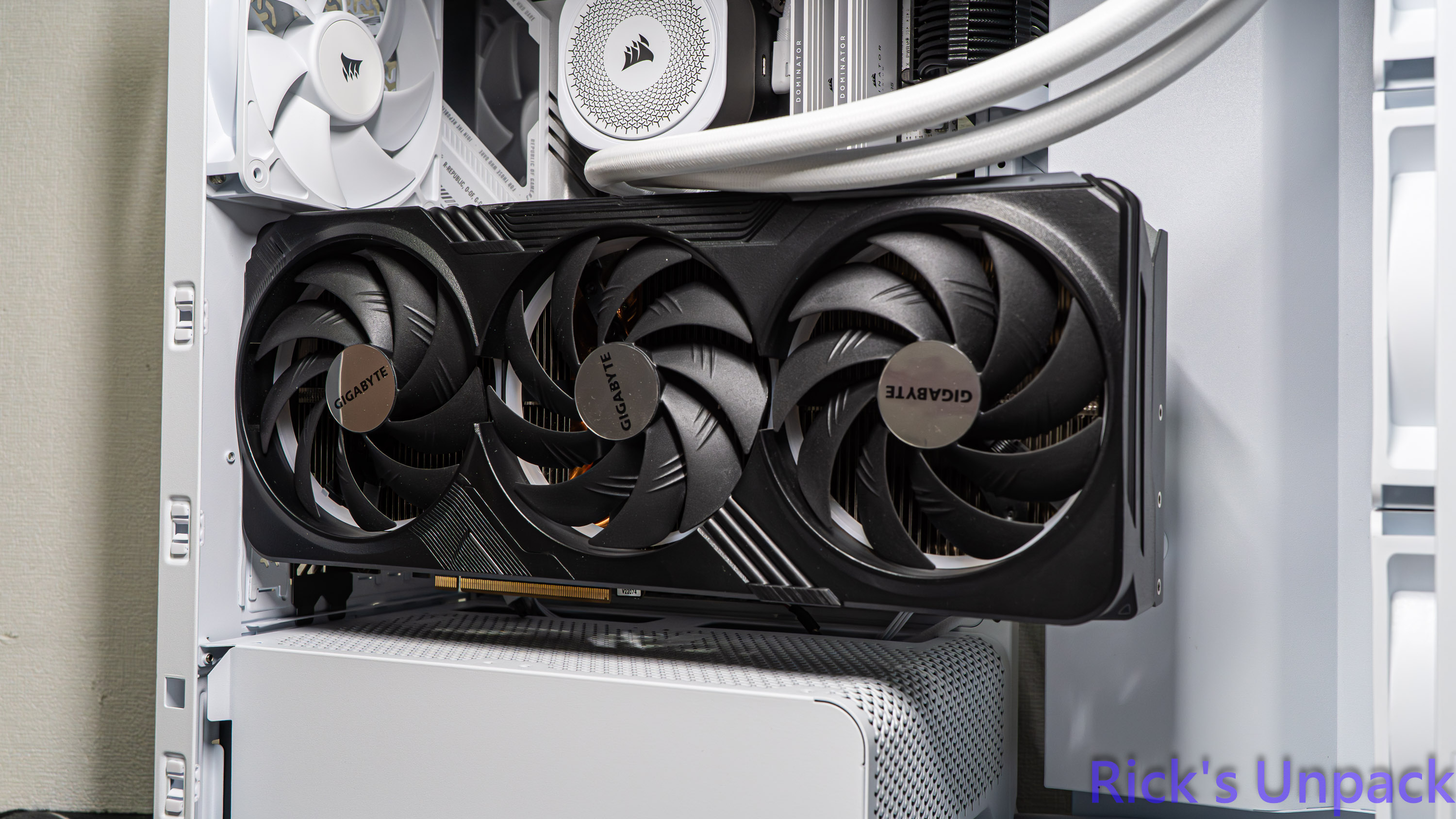 【開箱】新視覺饗宴 | CORSAIR FRAME 4000X RS WHITE5919|小老婆汽機車資訊網