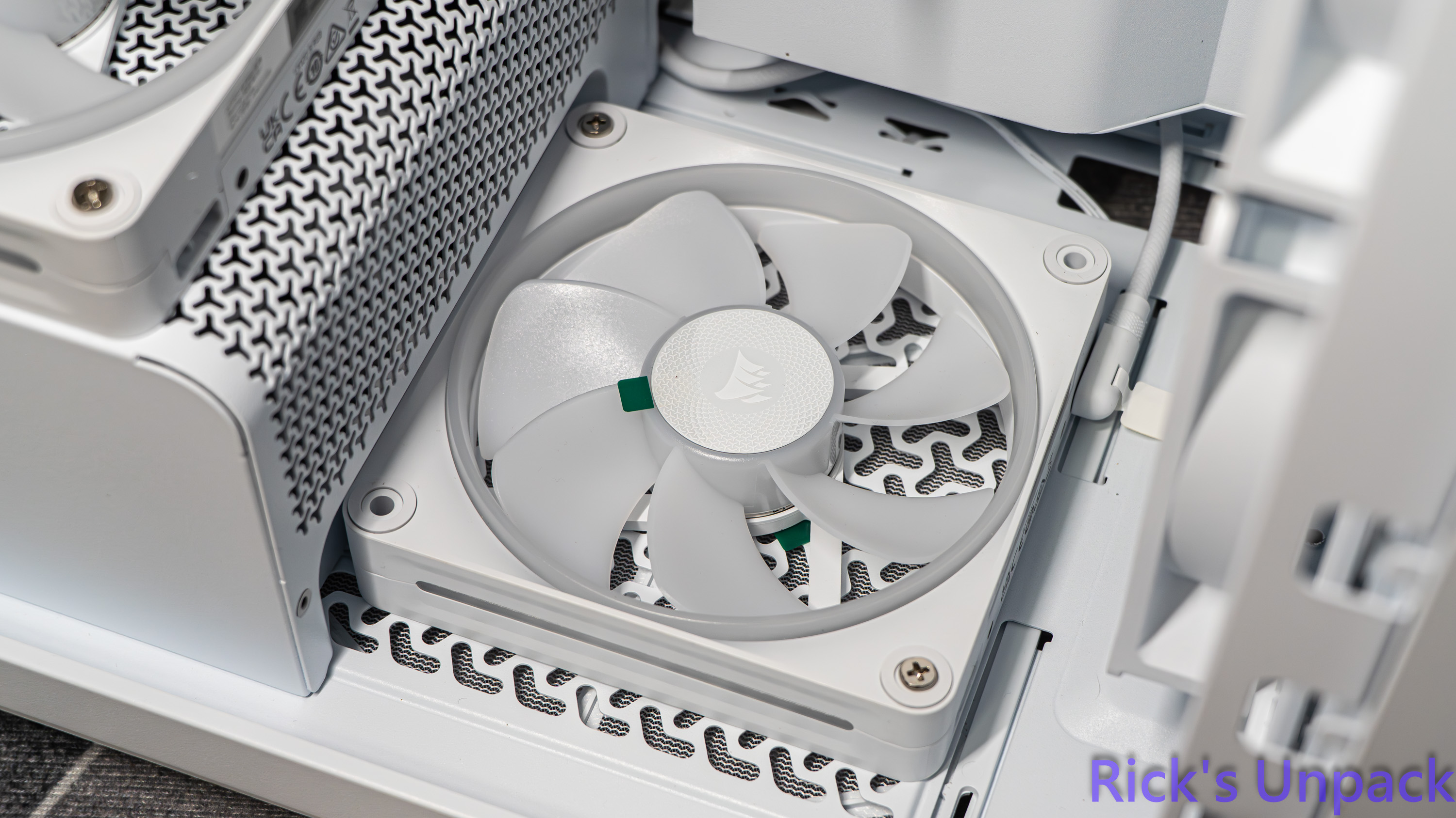 【開箱】新視覺饗宴 | CORSAIR FRAME 4000X RS WHITE2349|小老婆汽機車資訊網