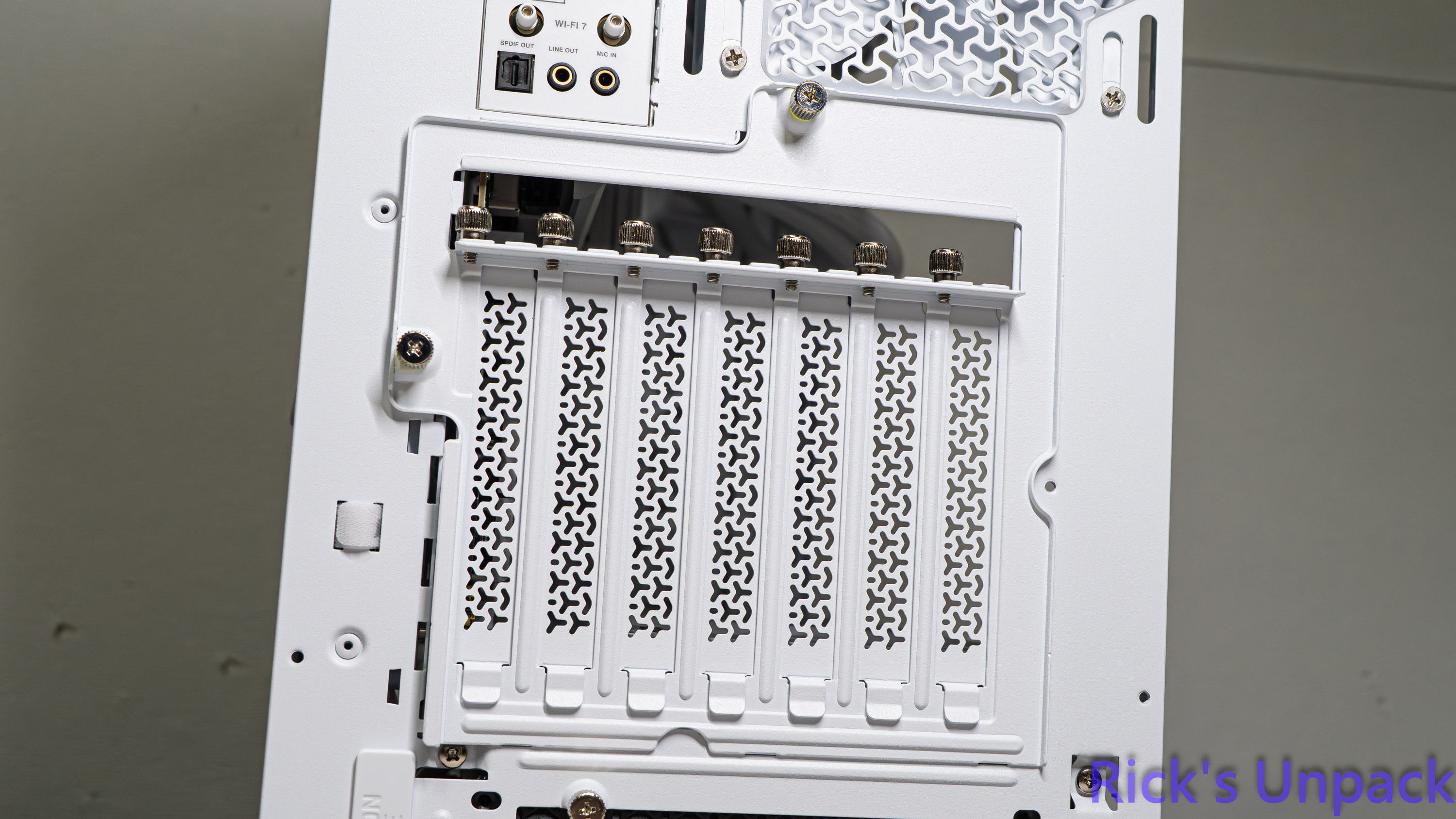 【開箱】新視覺饗宴 | CORSAIR FRAME 4000X RS WHITE2106|小老婆汽機車資訊網