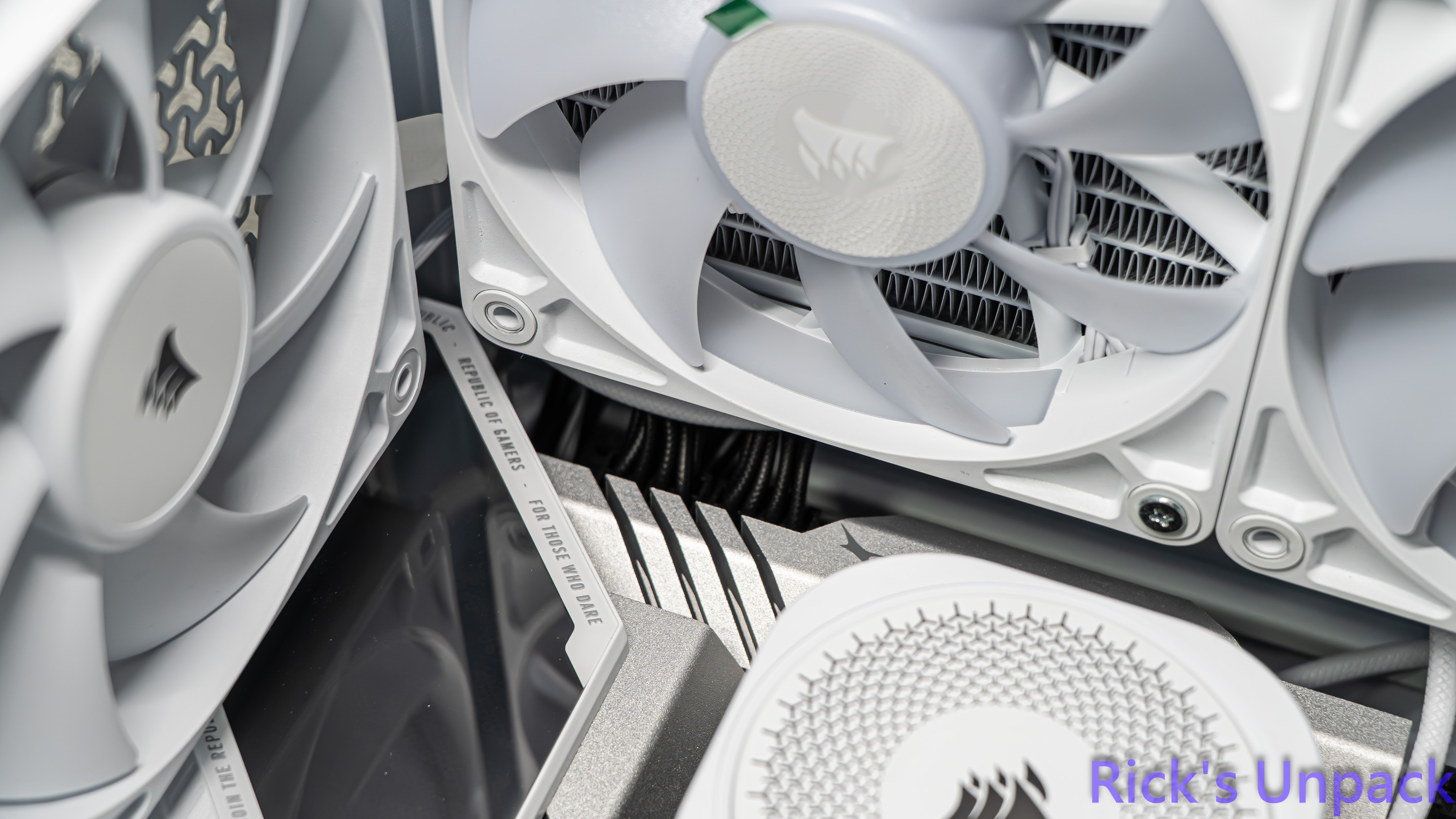 【開箱】新視覺饗宴 | CORSAIR FRAME 4000X RS WHITE9228|小老婆汽機車資訊網