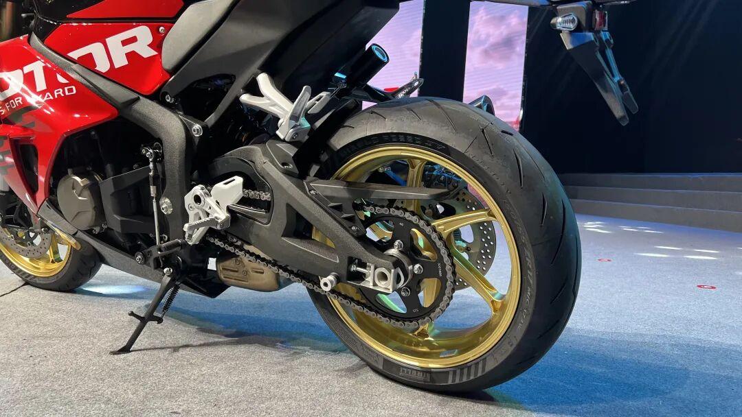 [大陆车讯]49999元！赛800RC发售，另一台从WSBK“杀”回来的...1680|小老婆汽機車資訊網