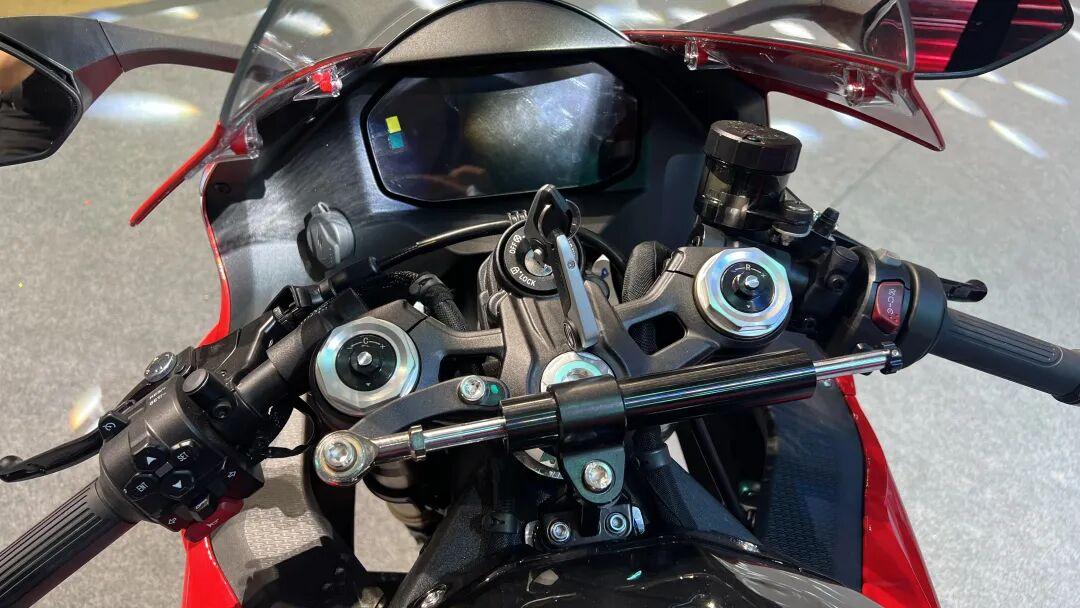 [大陆车讯]49999元！赛800RC发售，另一台从WSBK“杀”回来的...7420|小老婆汽機車資訊網