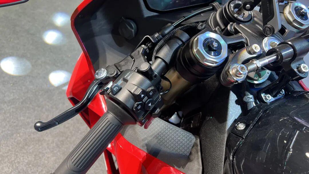 [大陆车讯]49999元！赛800RC发售，另一台从WSBK“杀”回来的...7292|小老婆汽機車資訊網