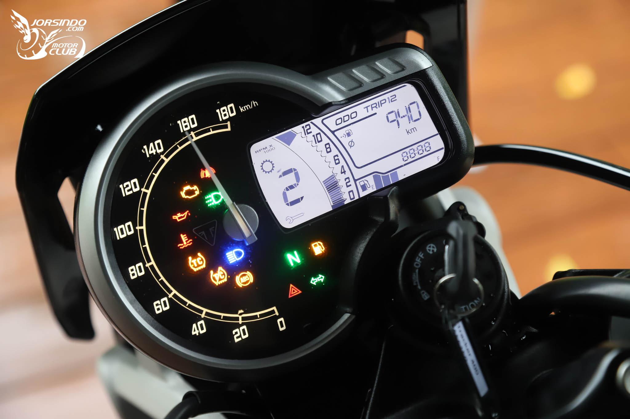 22 萬元有找！最帥的復古街車 Triumph Tracker / Thruxton 400 登場7617|小老婆汽機車資訊網