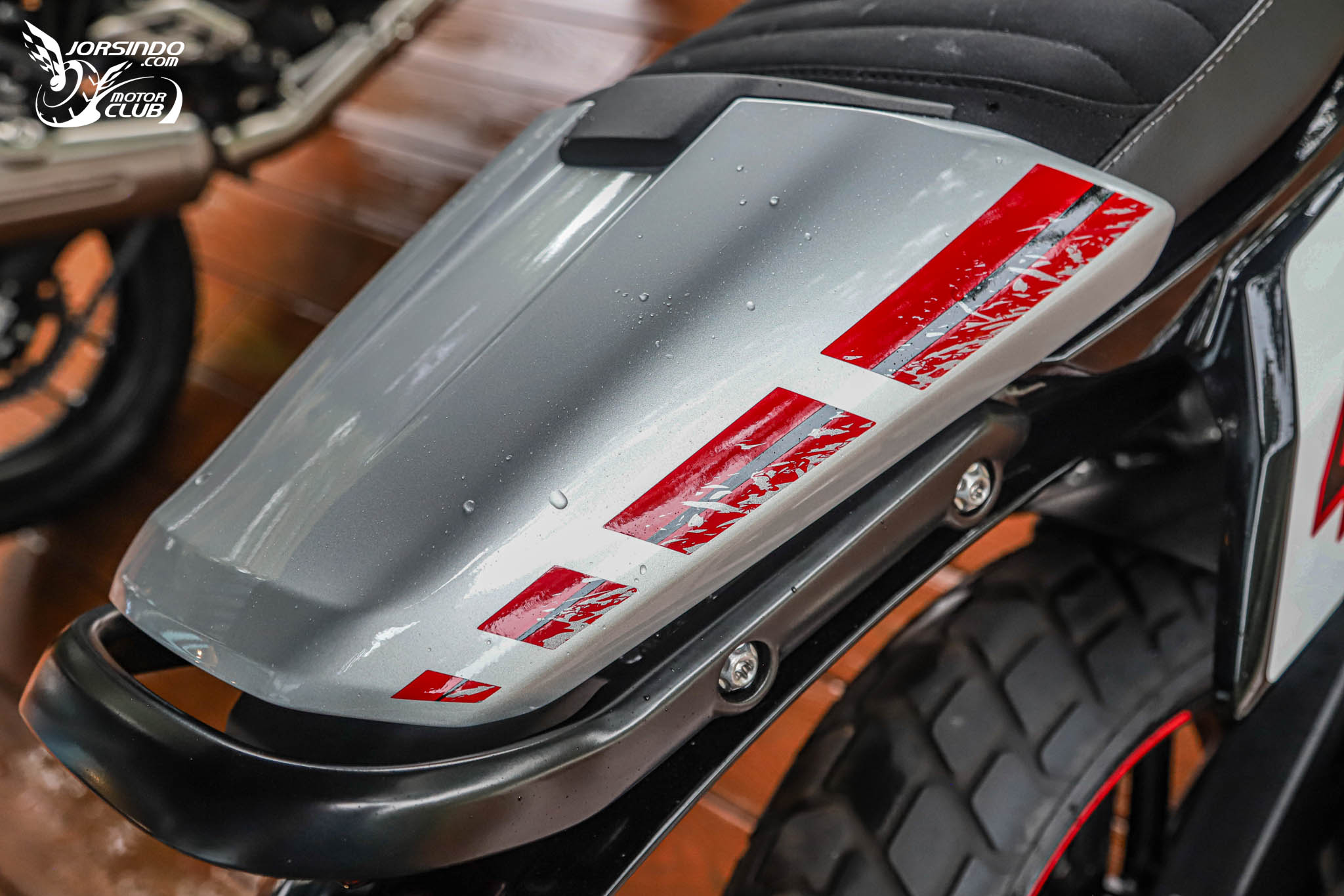 22 萬元有找！最帥的復古街車 Triumph Tracker / Thruxton 400 登場4355|小老婆汽機車資訊網