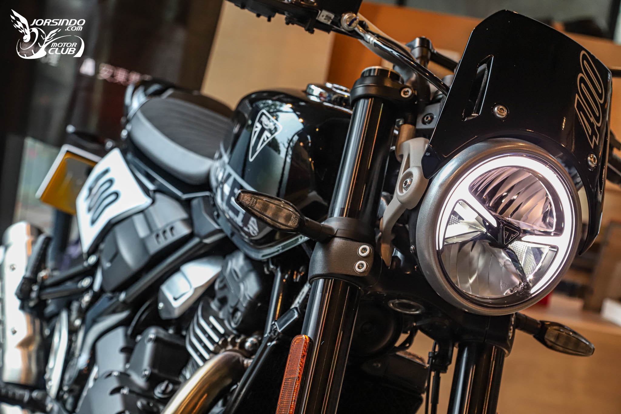 22 萬元有找！最帥的復古街車 Triumph Tracker / Thruxton 400 登場12|小老婆汽機車資訊網