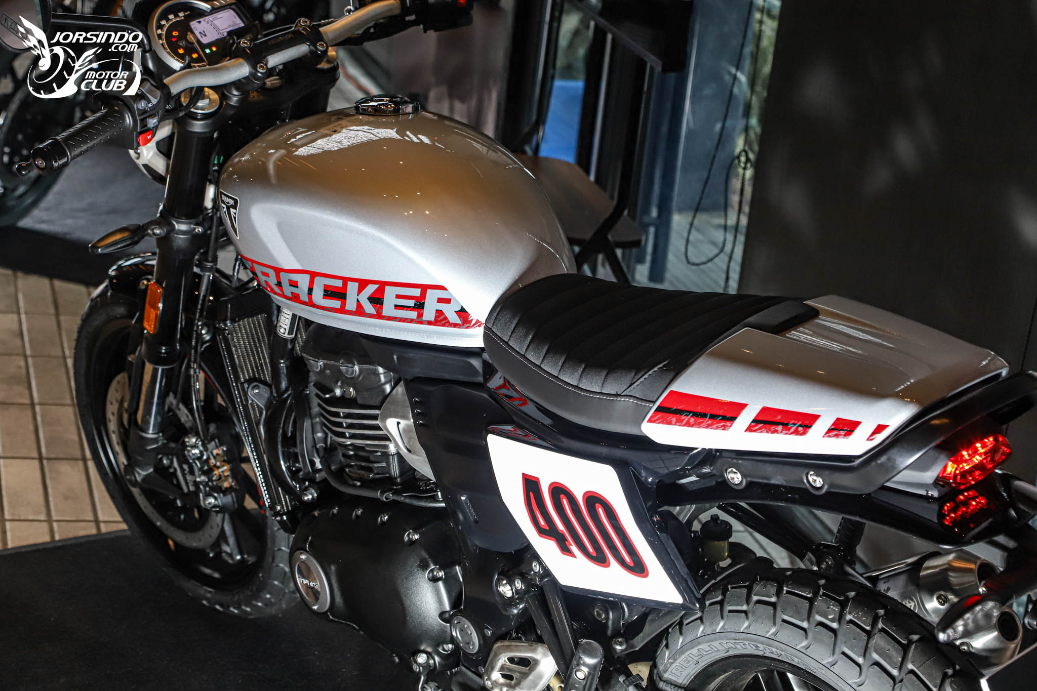 22 萬元有找！最帥的復古街車 Triumph Tracker / Thruxton 400 登場5128|小老婆汽機車資訊網