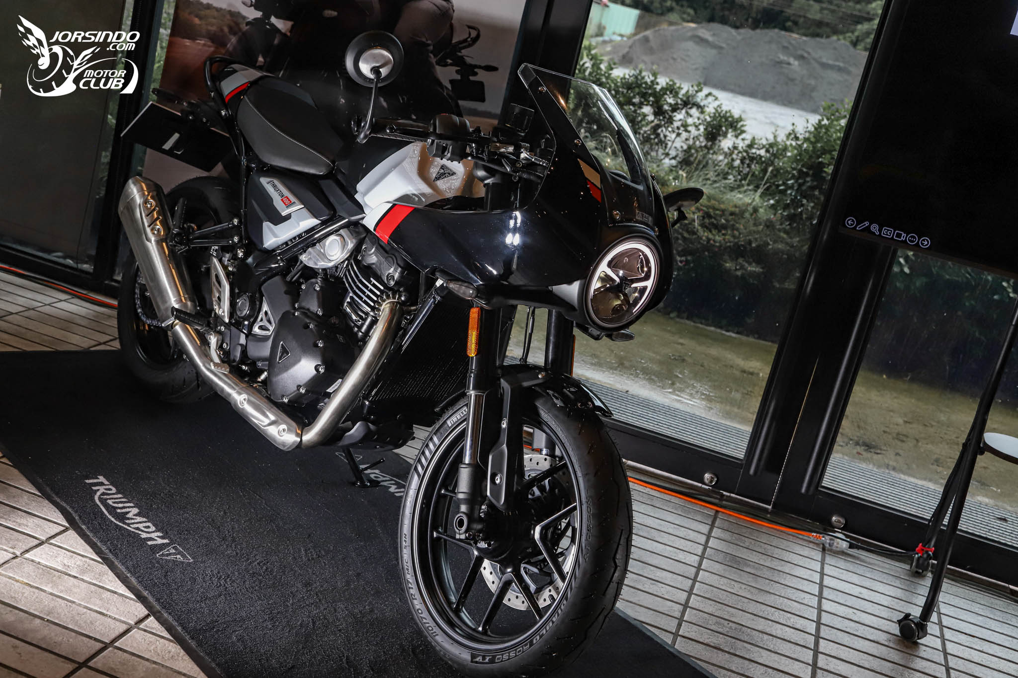 22 萬元有找！最帥的復古街車 Triumph Tracker / Thruxton 400 登場9889|小老婆汽機車資訊網