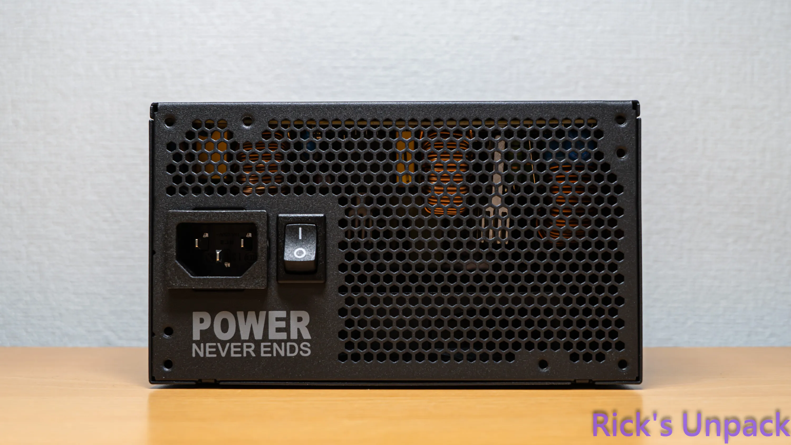 【開箱】高CP金牌全模組電源 | FSP VIC GM 850W1538|小老婆汽機車資訊網