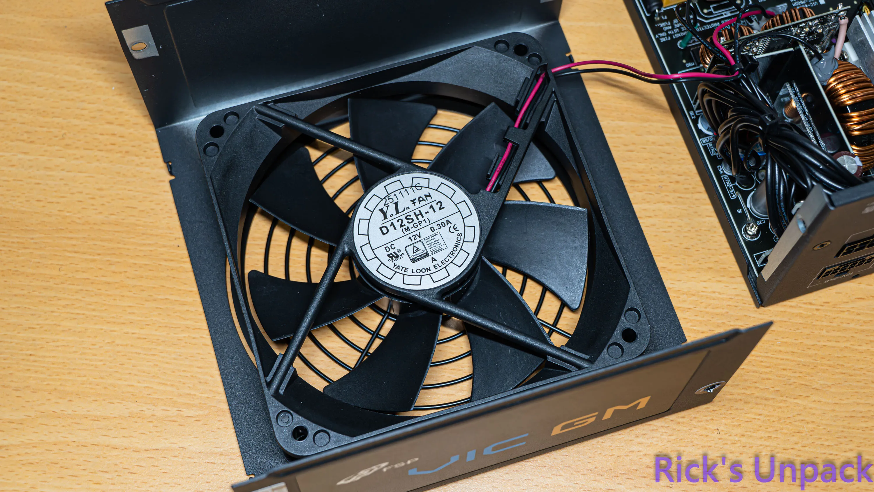 【開箱】高CP金牌全模組電源 | FSP VIC GM 850W6575|小老婆汽機車資訊網