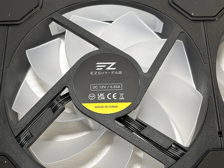 「厚度升級、風量更有感！」EZDIY-FAB BF12 ARGB PWM 一體式風扇5855|小老婆汽機車資訊網