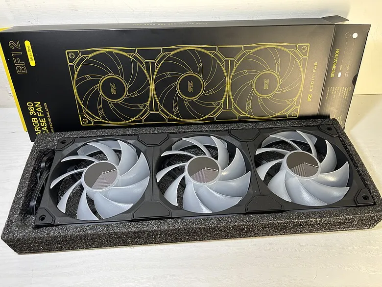 「厚度升級、風量更有感！」EZDIY-FAB BF12 ARGB PWM 一體式風扇5954|小老婆汽機車資訊網