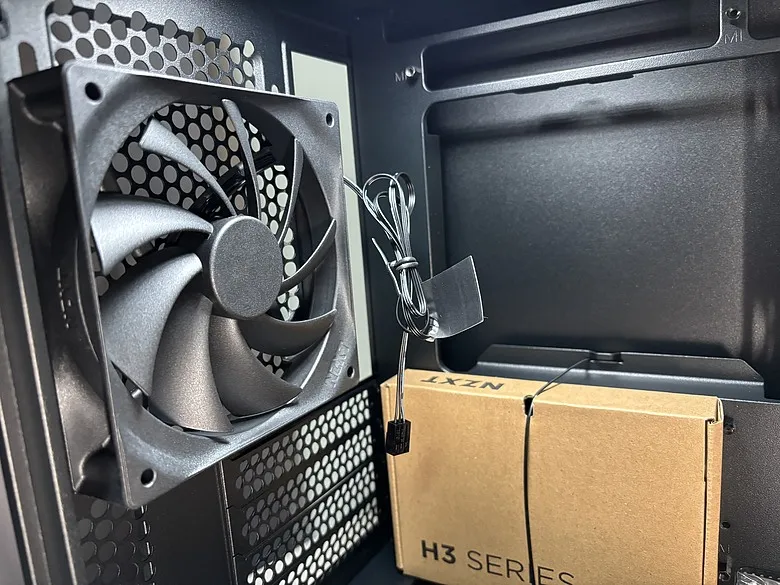 NZXT 恩傑 H3 Flow ft. EZDIY-FAB VH90 ARGB 通用式顯卡支架開箱701|小老婆汽機車資訊網