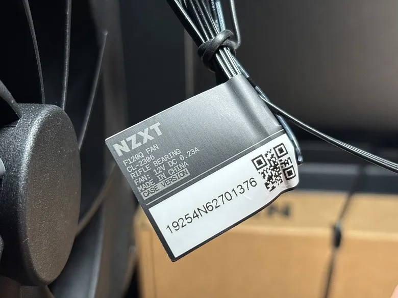 NZXT 恩傑 H3 Flow ft. EZDIY-FAB VH90 ARGB 通用式顯卡支架開箱8296|小老婆汽機車資訊網