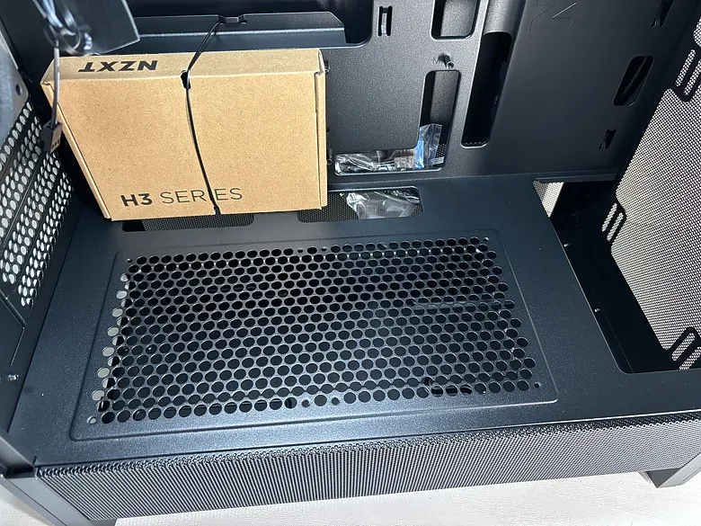 NZXT 恩傑 H3 Flow ft. EZDIY-FAB VH90 ARGB 通用式顯卡支架開箱1038|小老婆汽機車資訊網