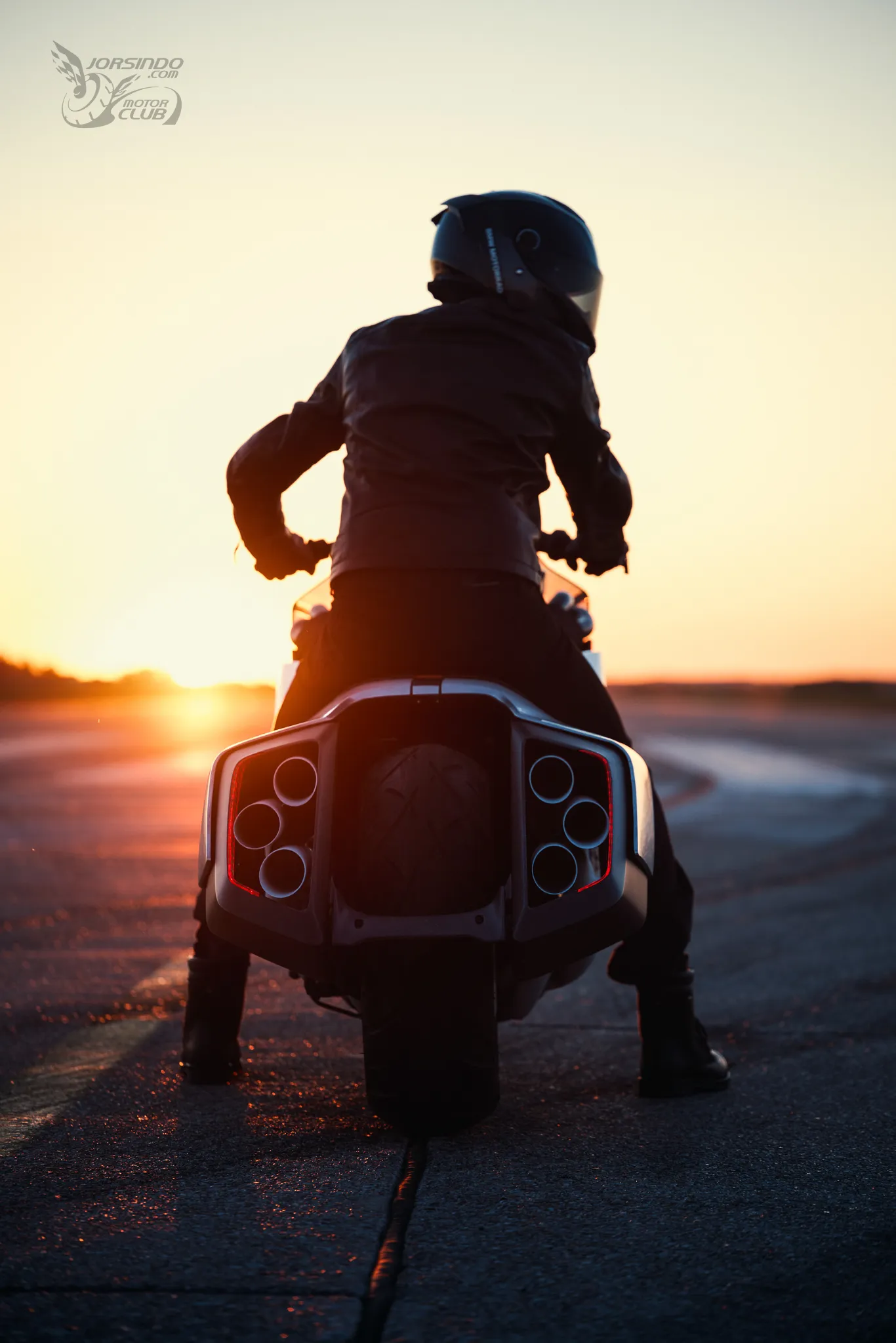 1800cc六缸巨獸 BMW Motorrad Vision K 18 超音速戰機3414|小老婆汽機車資訊網