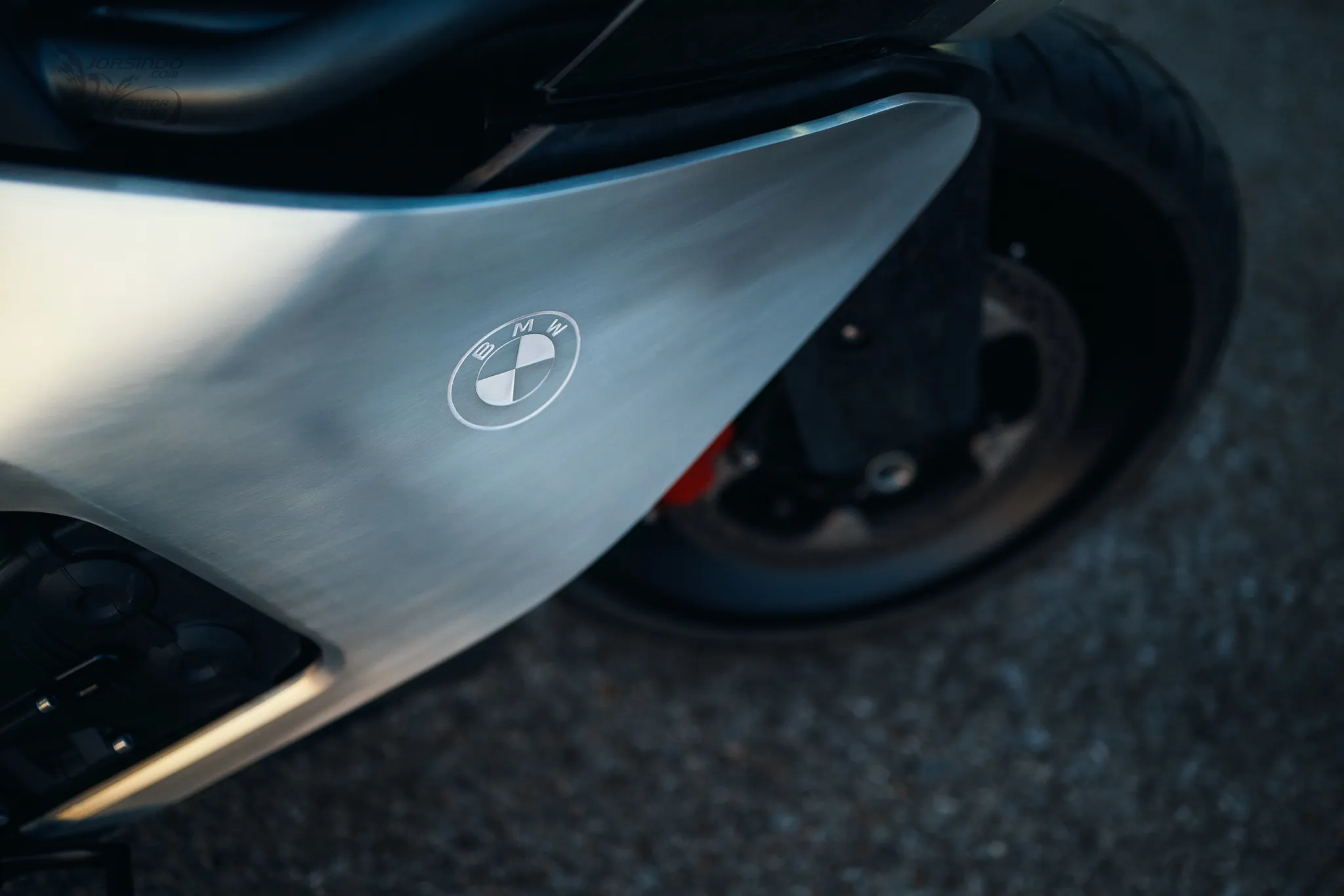 1800cc六缸巨獸 BMW Motorrad Vision K 18 超音速戰機8760|小老婆汽機車資訊網