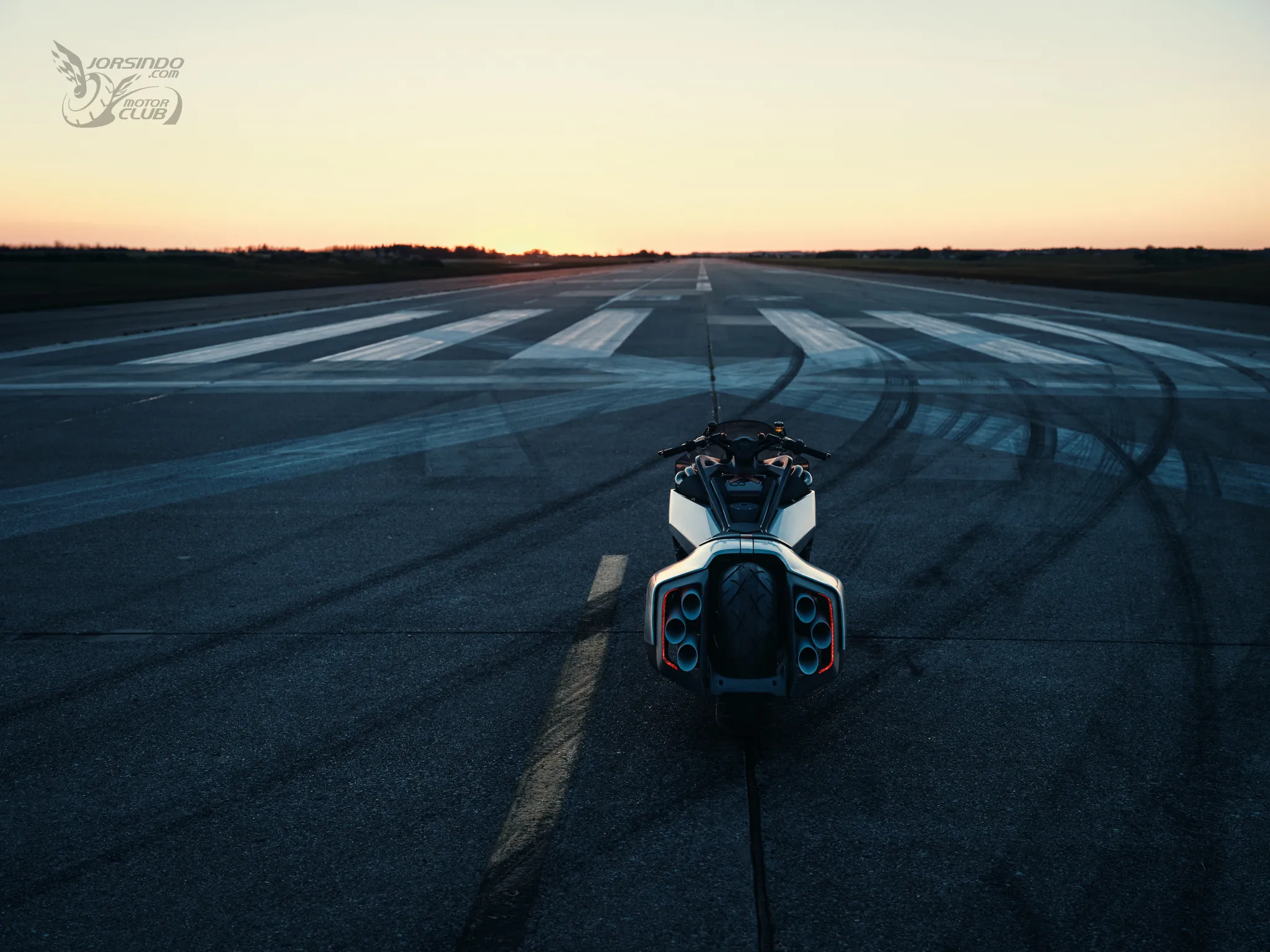 1800cc六缸巨獸 BMW Motorrad Vision K 18 超音速戰機2882|小老婆汽機車資訊網