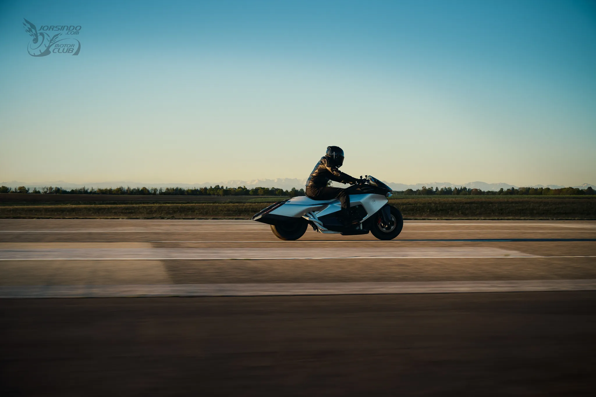 1800cc六缸巨獸 BMW Motorrad Vision K 18 超音速戰機7907|小老婆汽機車資訊網