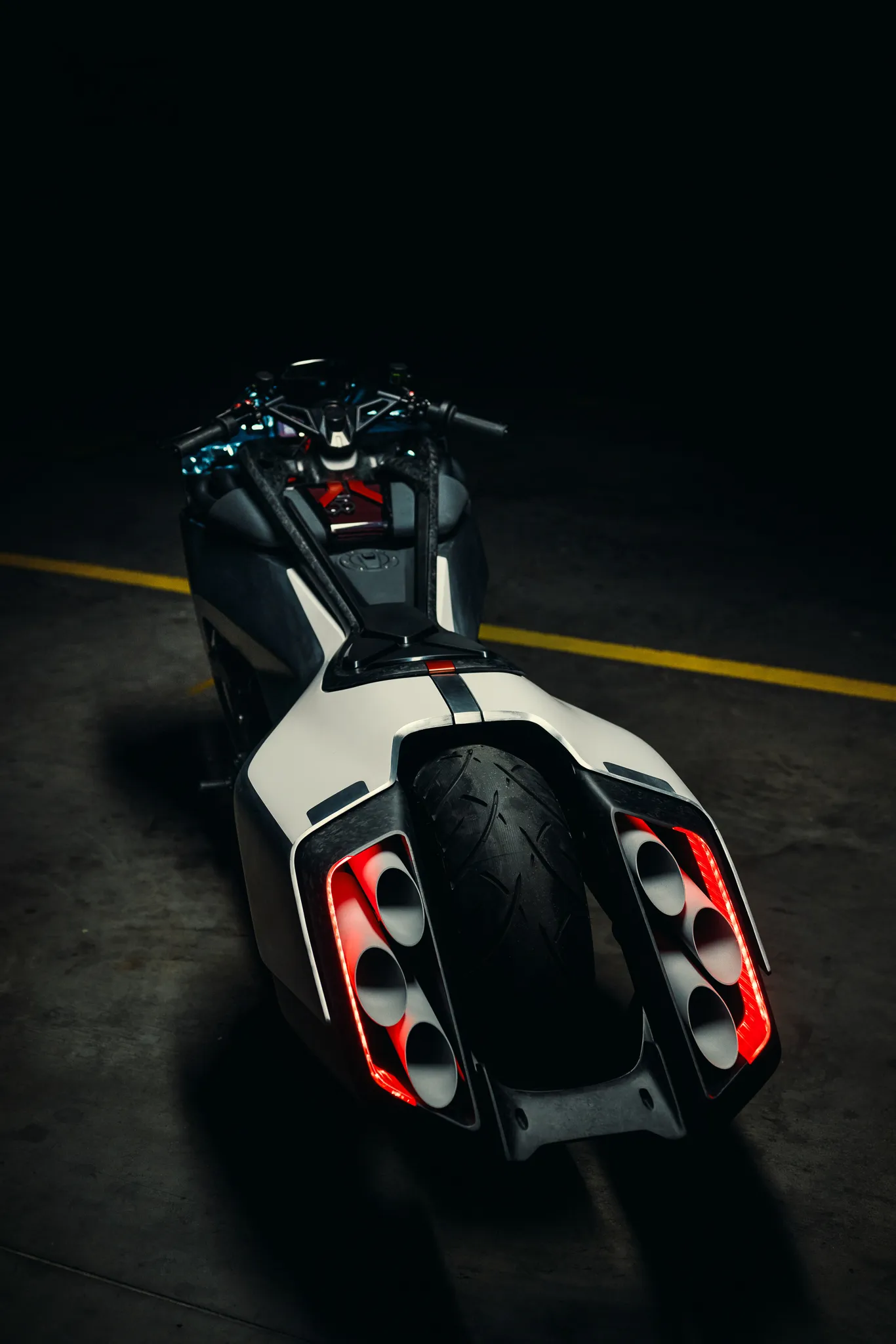 1800cc六缸巨獸 BMW Motorrad Vision K 18 超音速戰機9628|小老婆汽機車資訊網