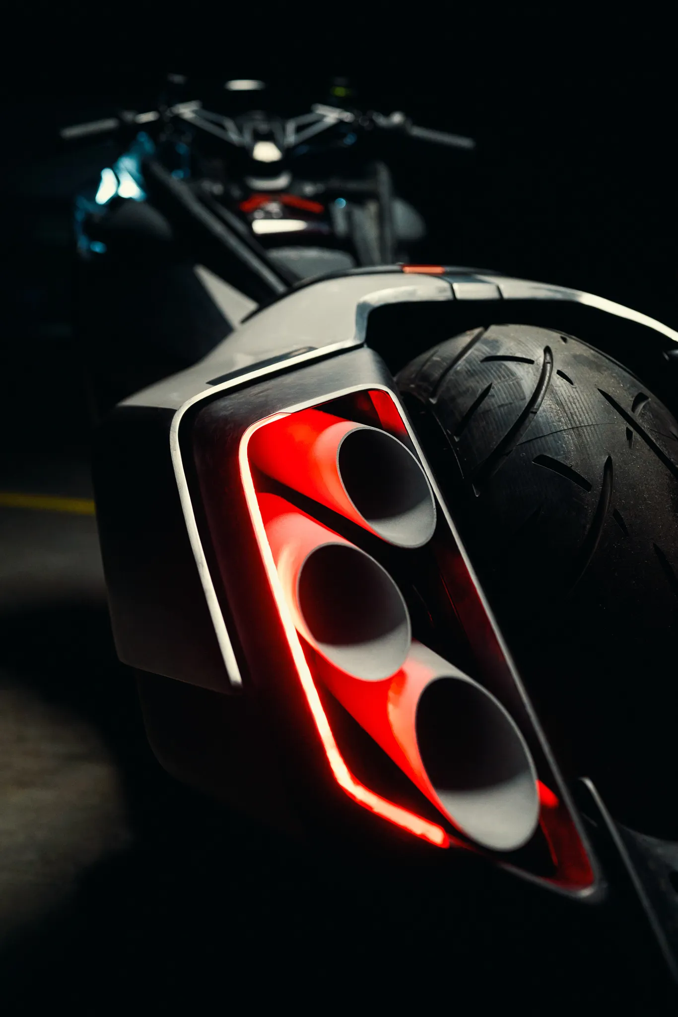 1800cc六缸巨獸 BMW Motorrad Vision K 18 超音速戰機2259|小老婆汽機車資訊網