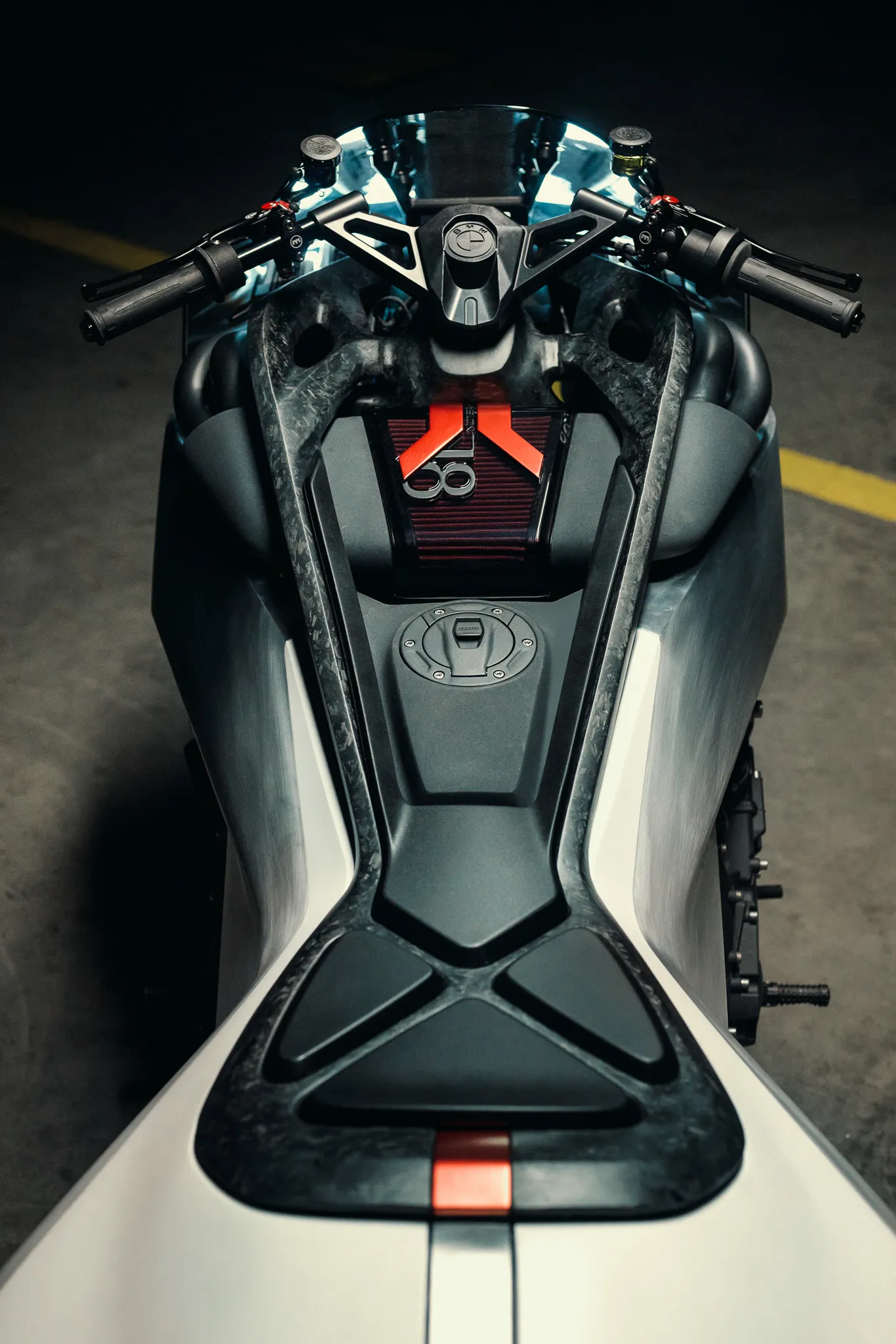 1800cc六缸巨獸 BMW Motorrad Vision K 18 超音速戰機5760|小老婆汽機車資訊網