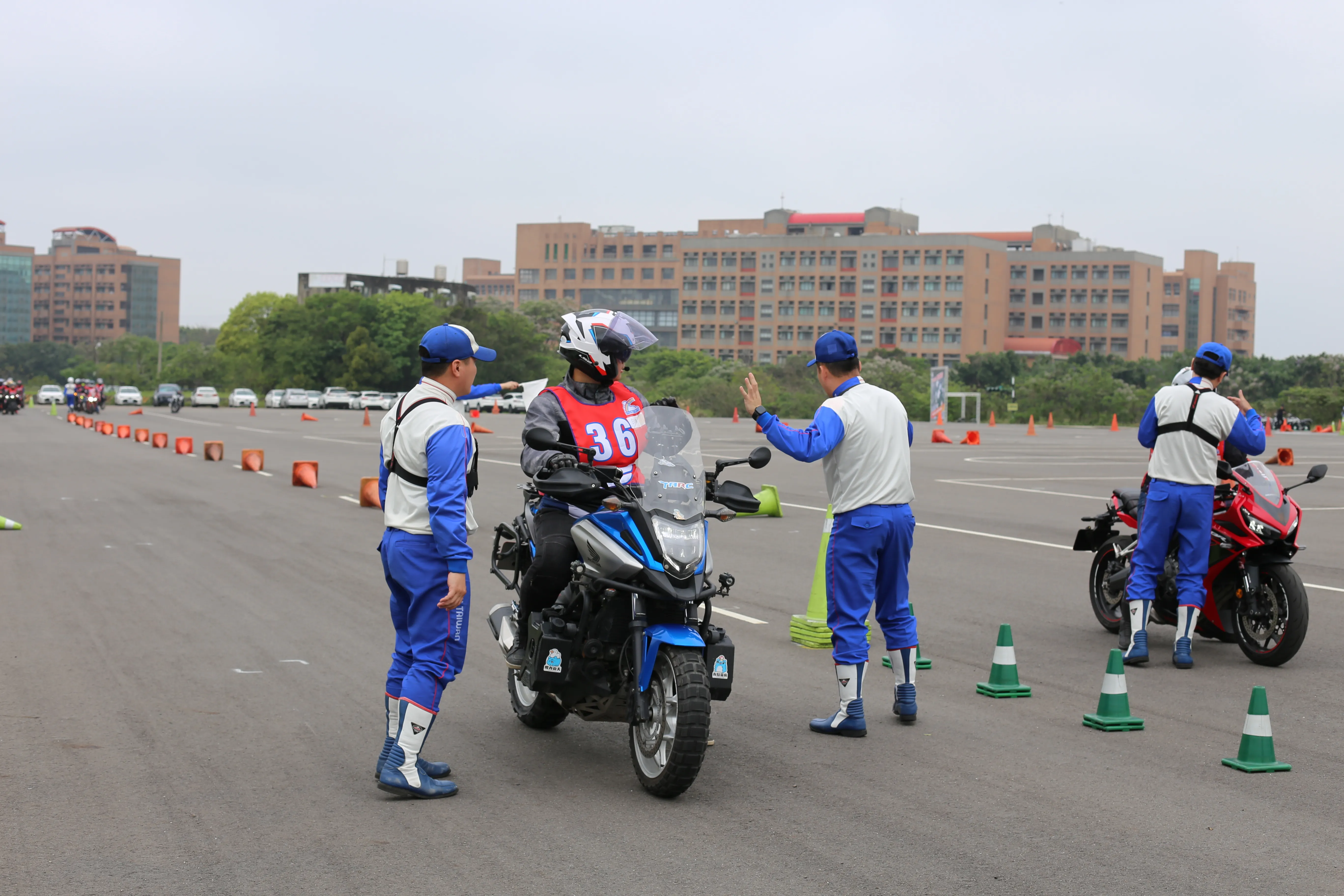 騎久了車才開始學騎車- HONDA HMS 騎乘技能檢定 &amp; NC750X589|小老婆汽機車資訊網
