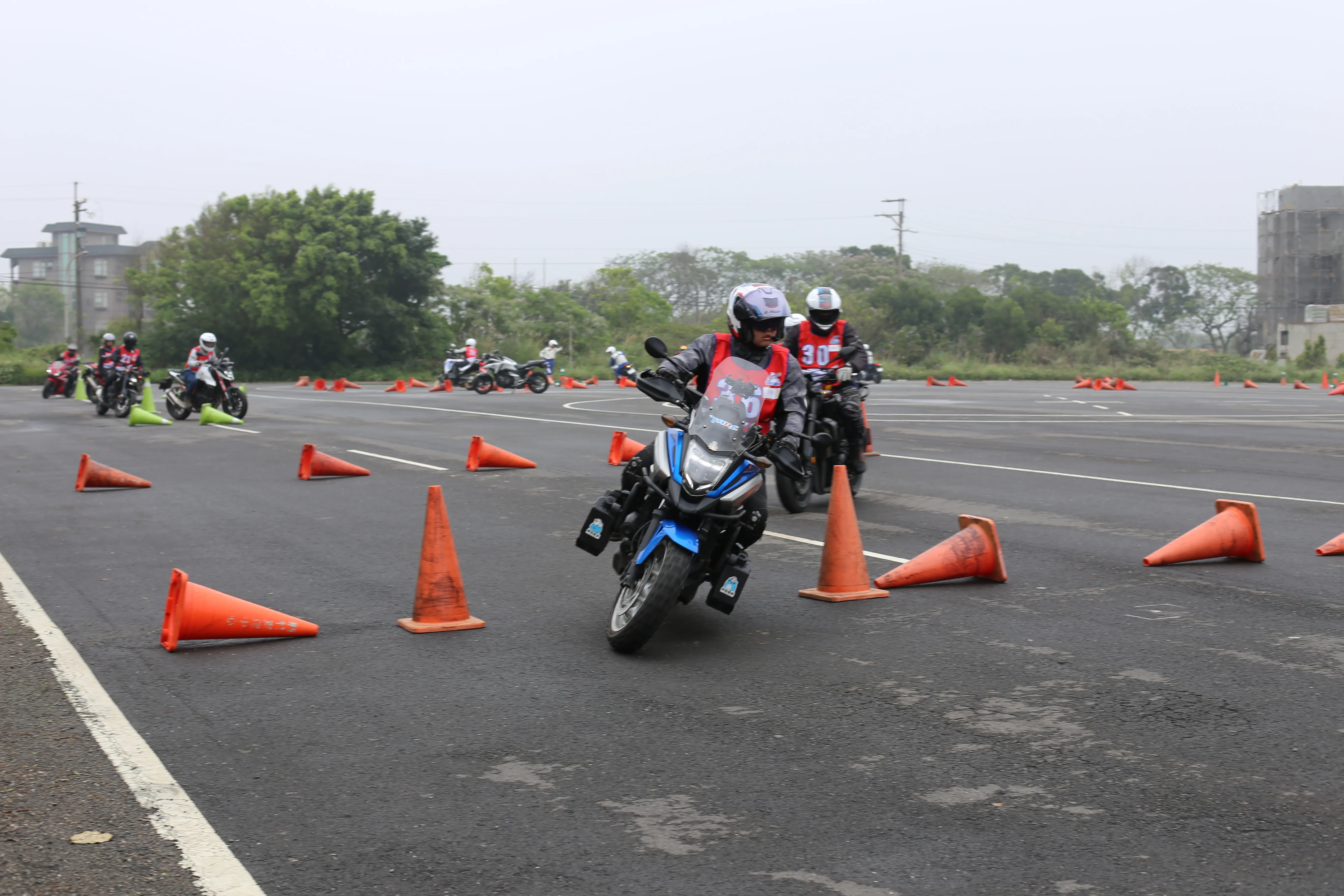 騎久了車才開始學騎車- HONDA HMS 騎乘技能檢定 &amp; NC750X5612|小老婆汽機車資訊網